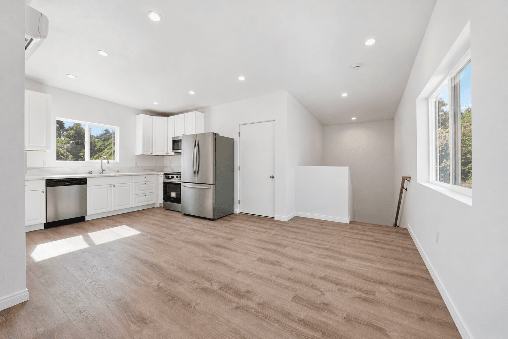 San Diego House: 5444 Brockbank Place