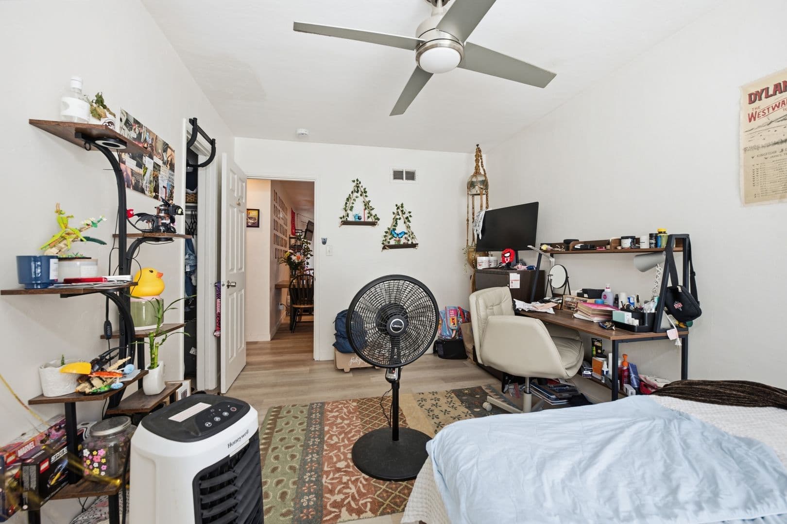 San Diego House: 5154 Brockbank Place