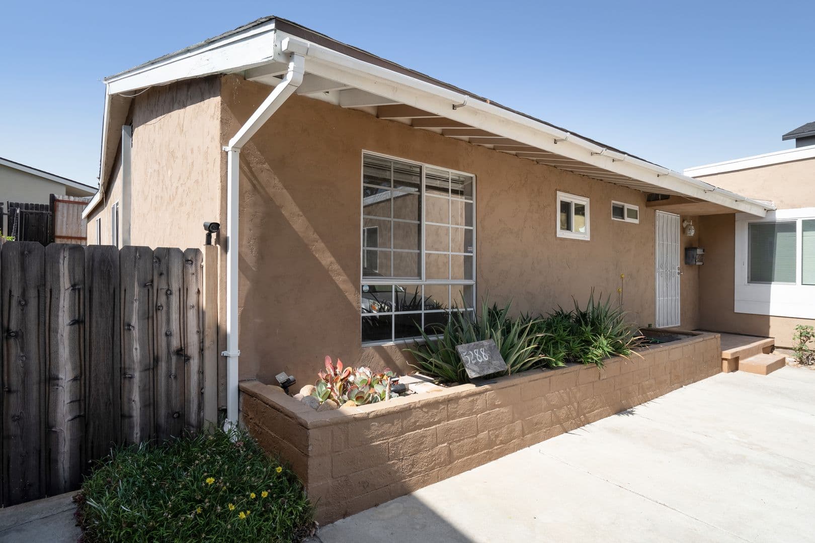 San Diego House: 5288 Manhasset Drive