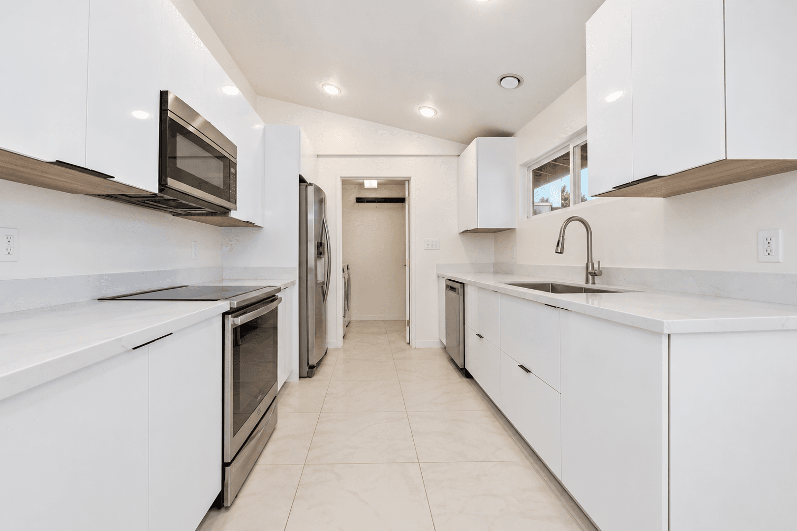 San Diego House: 5241 Remington Road