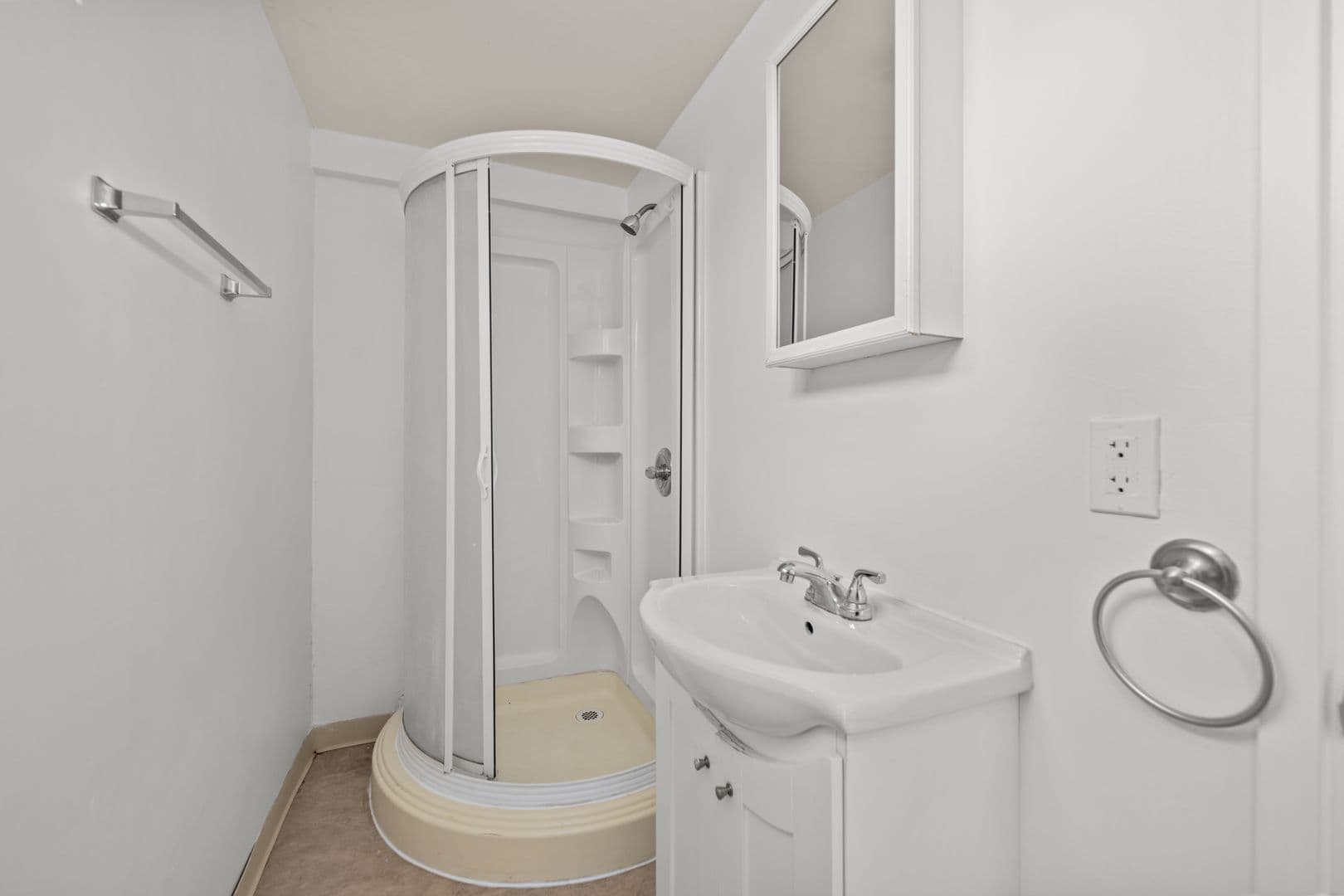 San Diego House: 5454 Mary Lane Drive