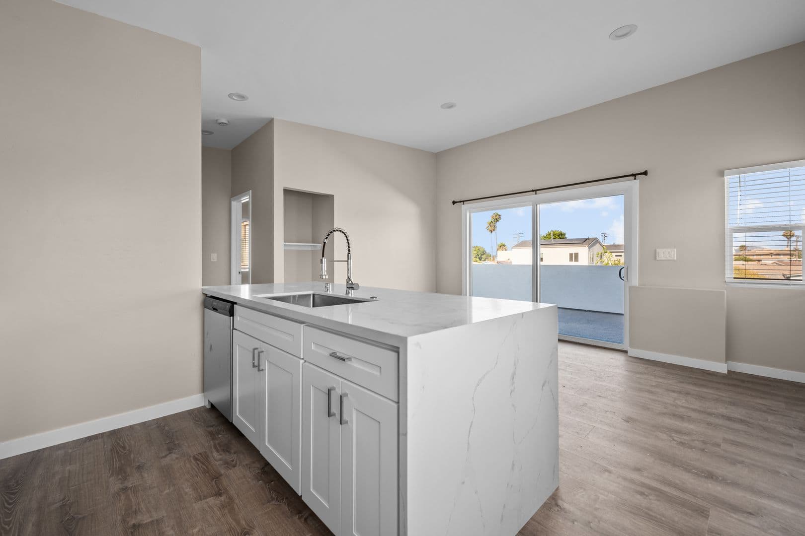 San Diego House: 6248 Rose Street
