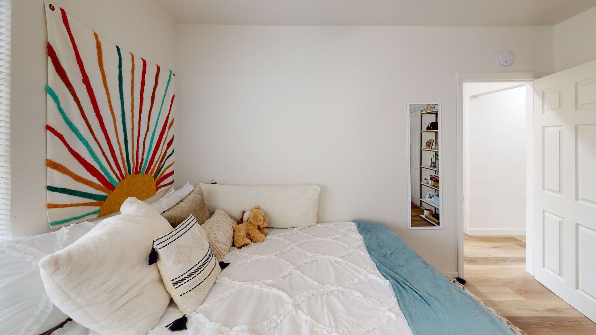 San Diego House: 6328 Mesita Drive