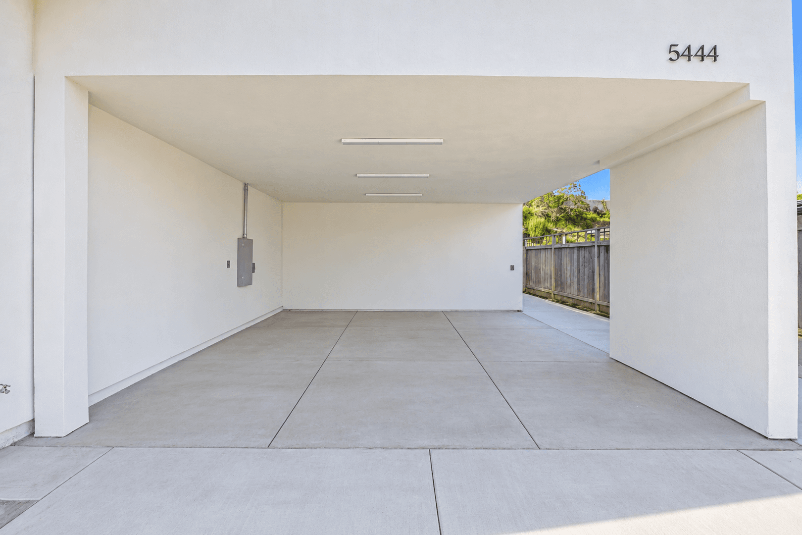 San Diego House: 5444 Brockbank Place