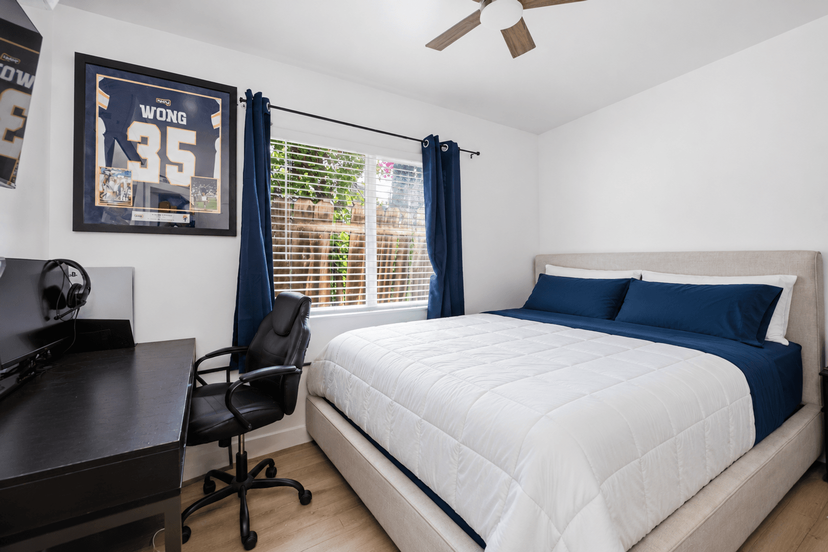 San Diego House: 6235 Hobart Street