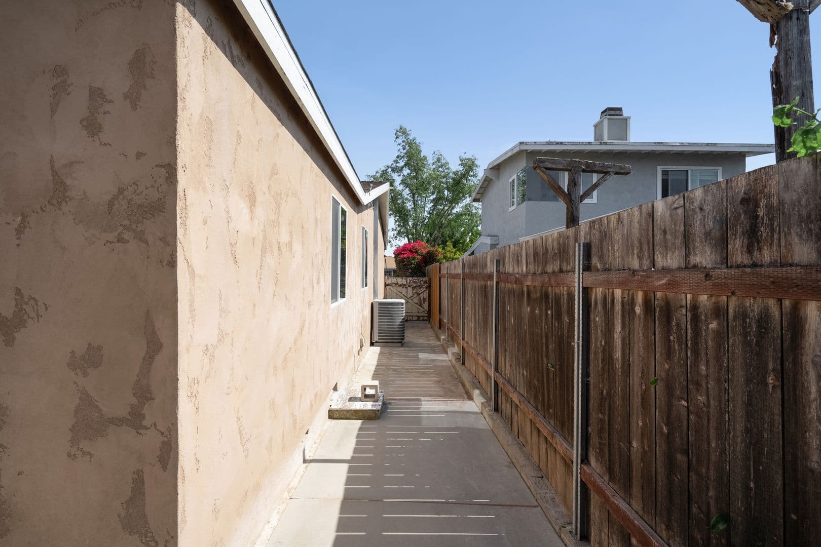 San Diego House: 5288 Manhasset Drive