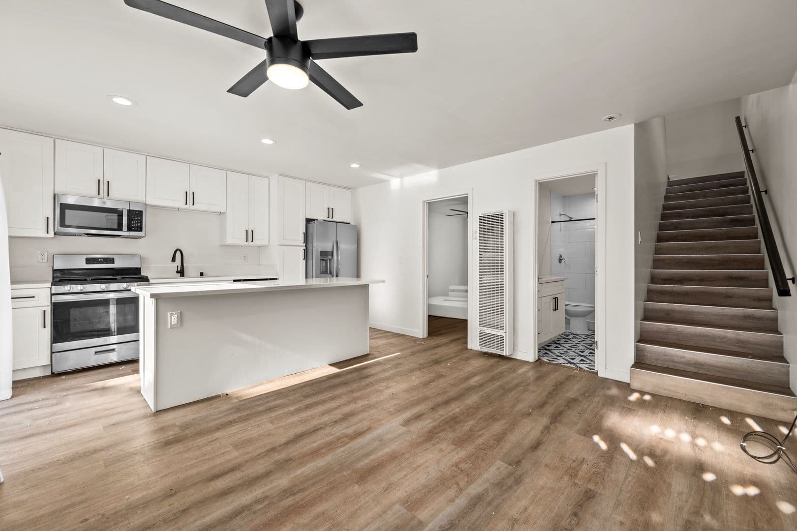 San Diego House: 5533 Mary Lane Drive