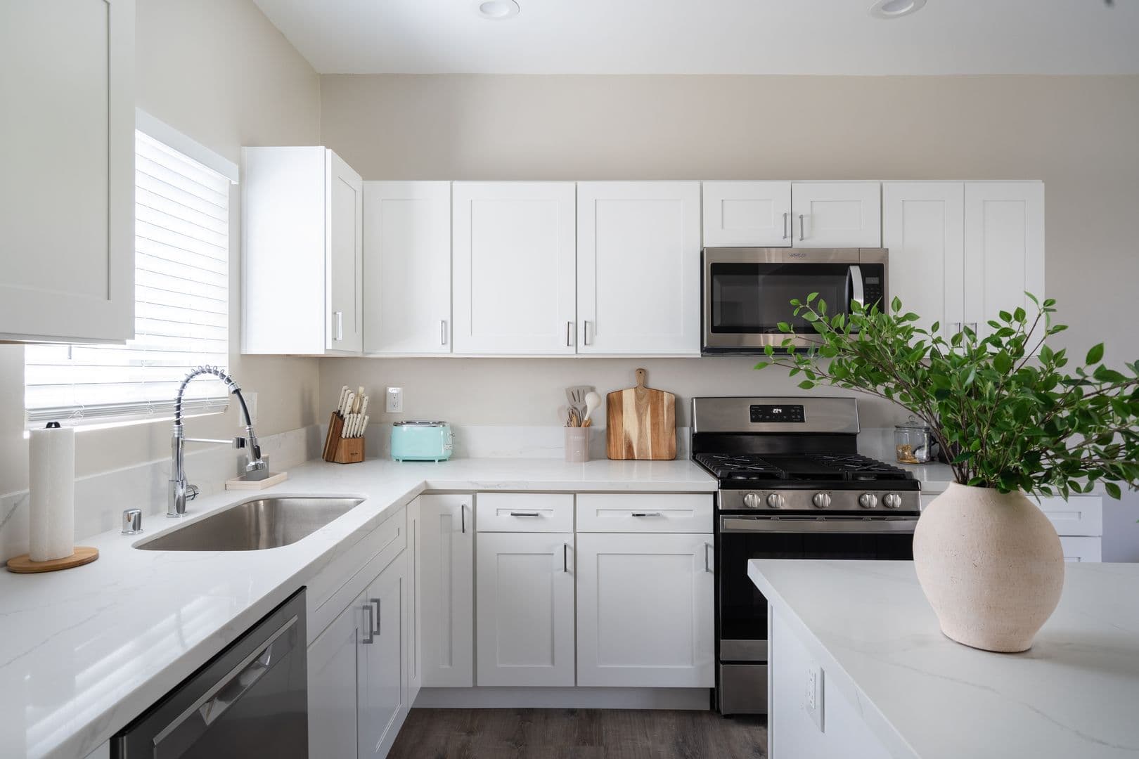 San Diego House: 6237 Hobart Street