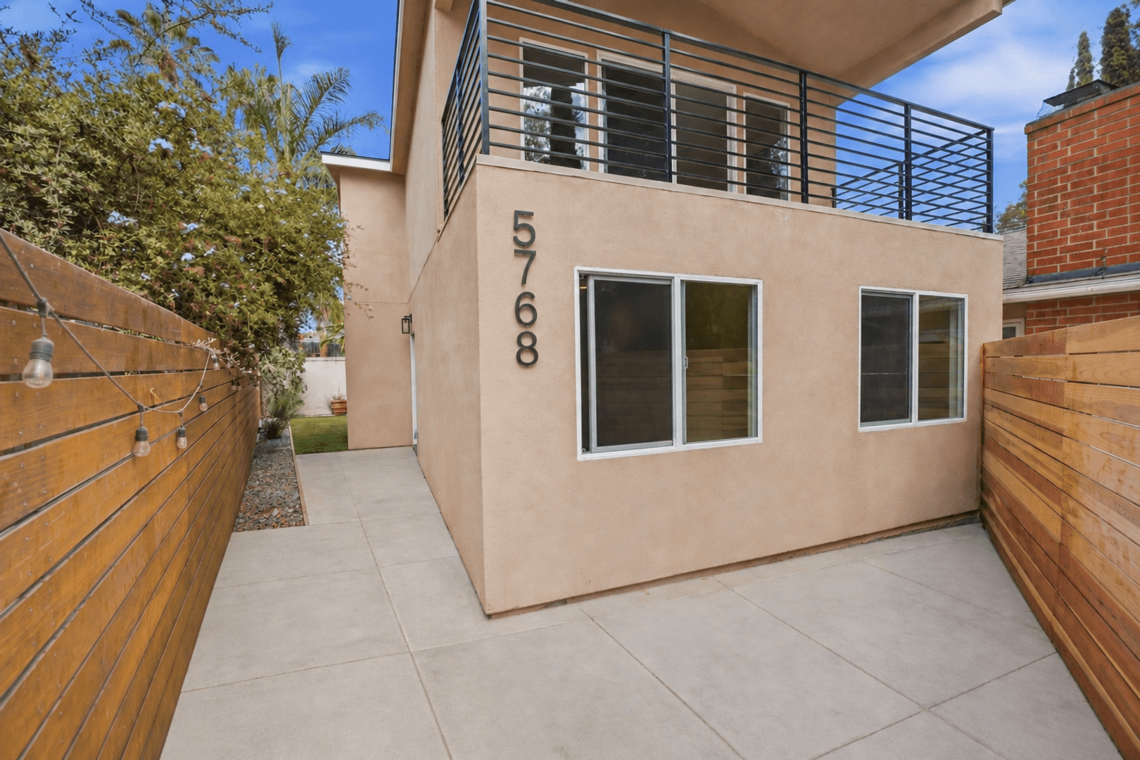 San Diego House: 5768 Campanile Drive