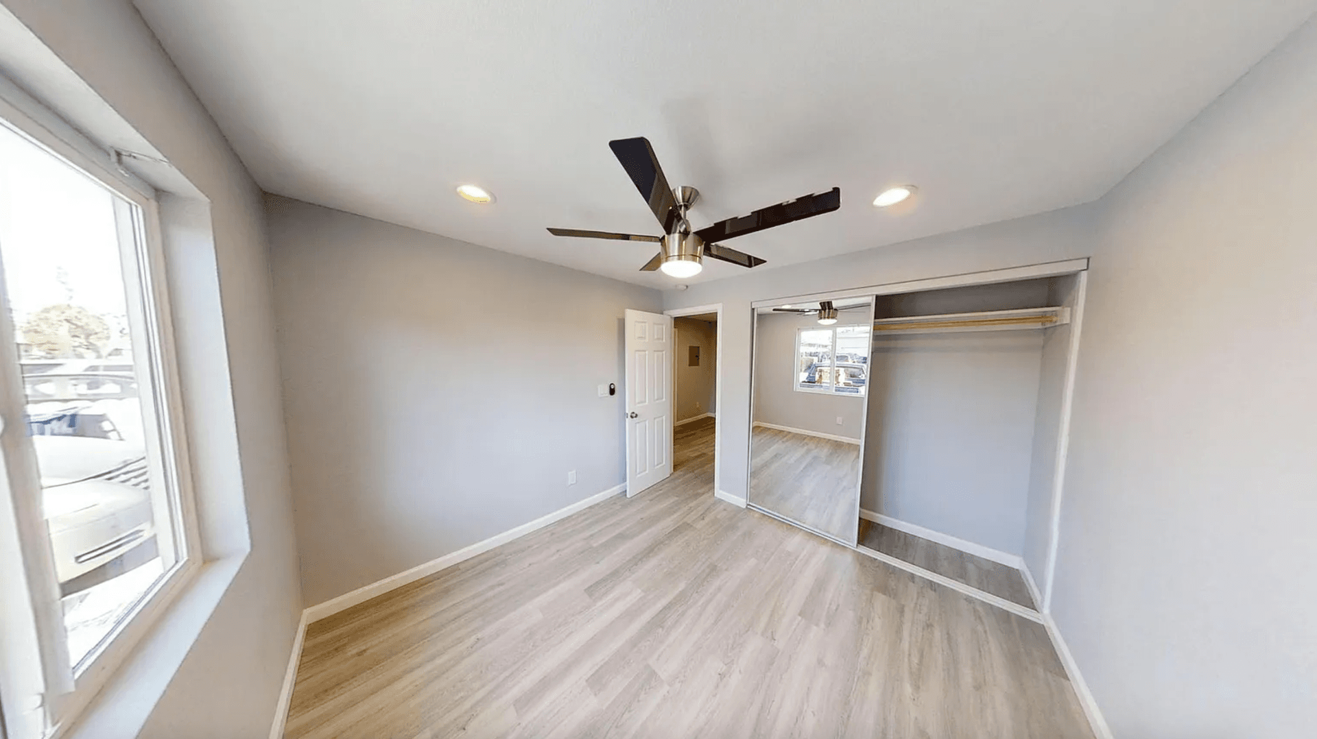 San Diego House: 5539-5541 Dorothy Drive
