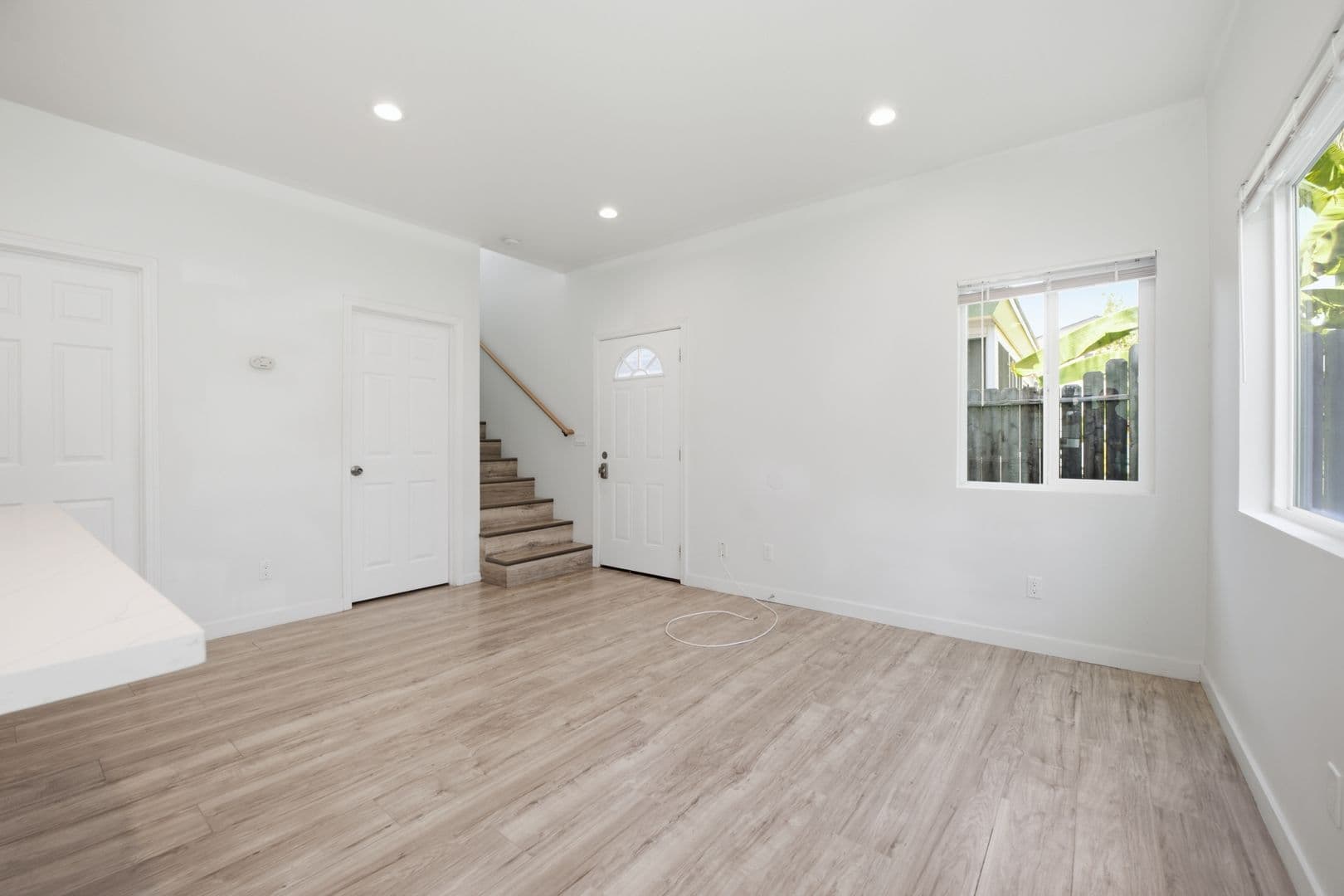 San Diego House: 6330 Mesita Drive