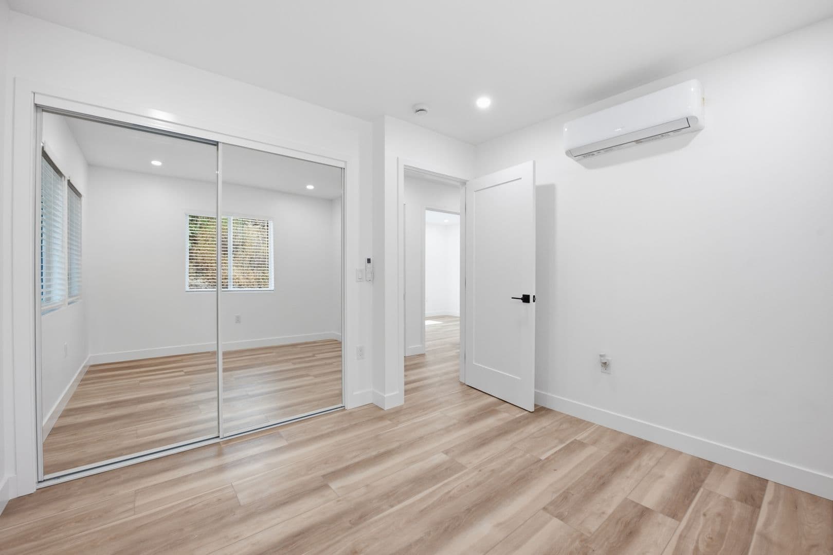 San Diego House: 5016 Chaparral Way