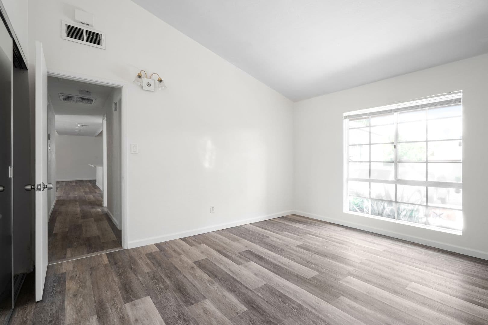 San Diego House: 5288 Manhasset Drive