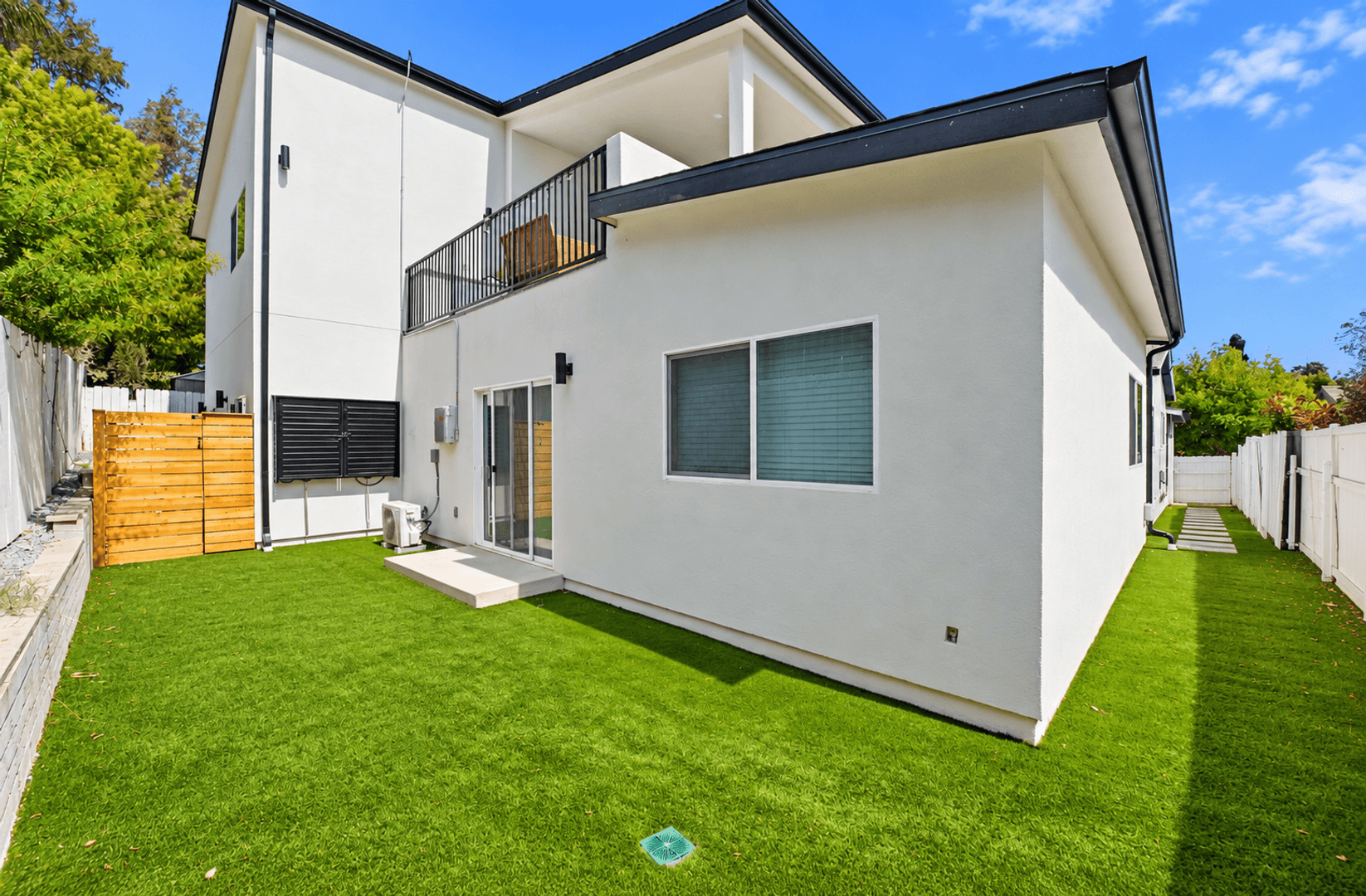 San Diego House: 4924-2 Tierra Baja Way