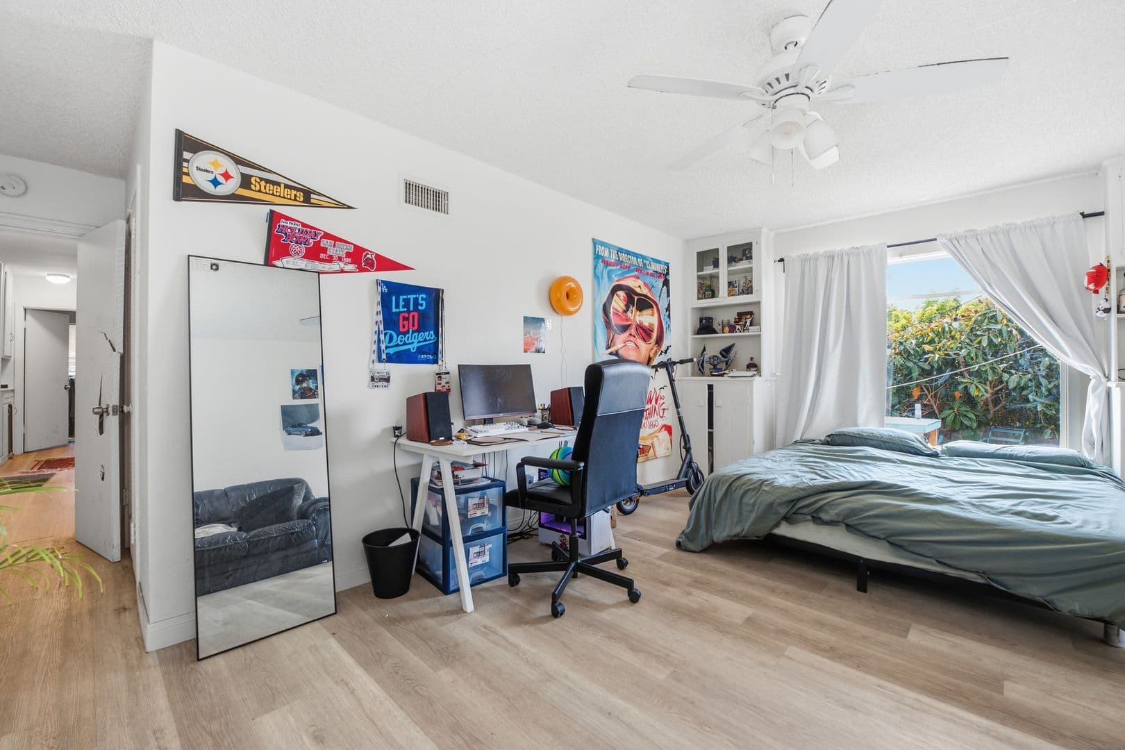 San Diego House: 5449-5451 Dorothy Drive