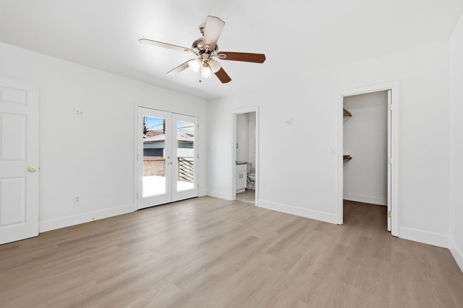 San Diego House: 6204 Mary Lane Drive