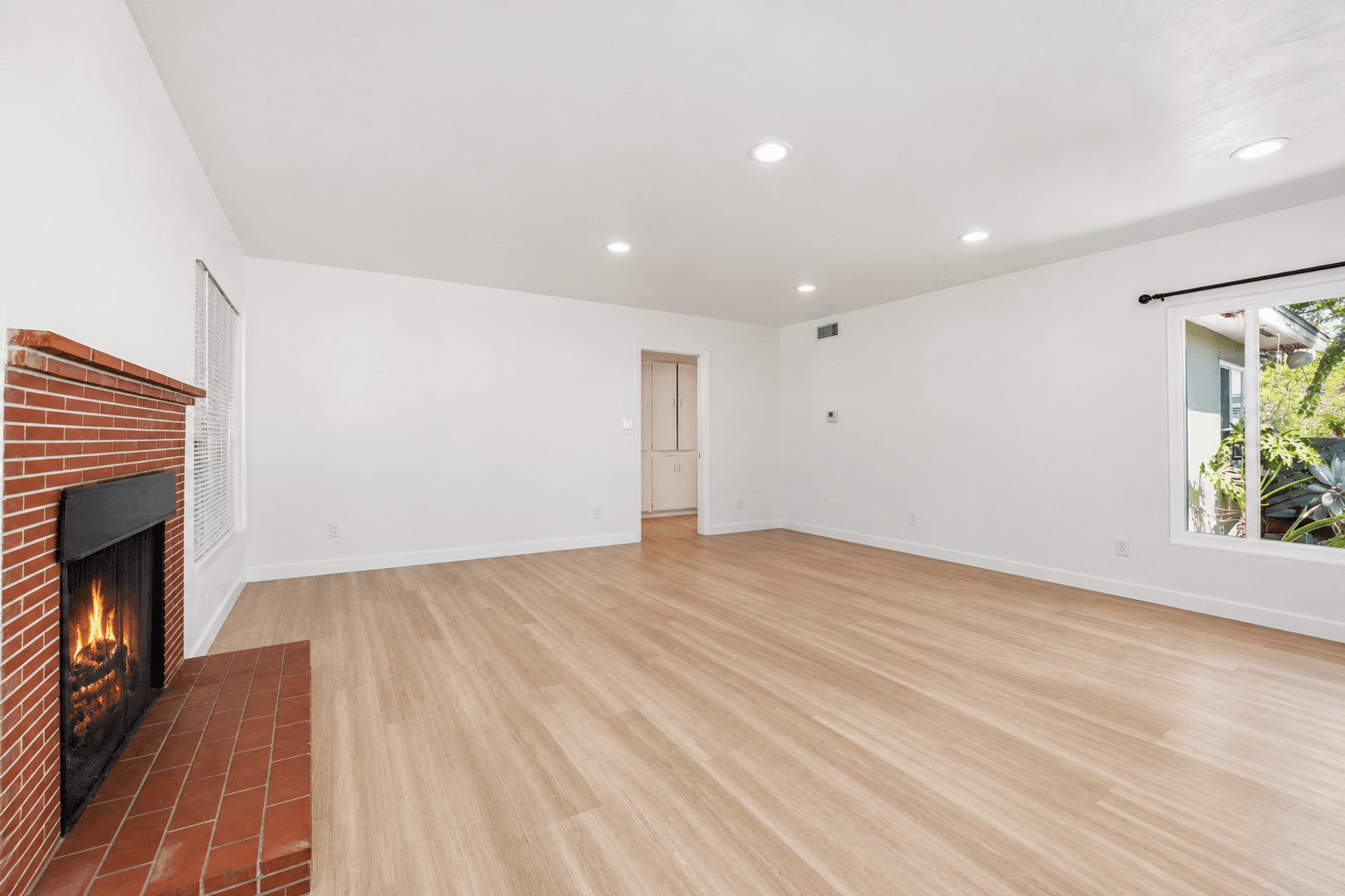 San Diego House: 5231 East Falls View Drive