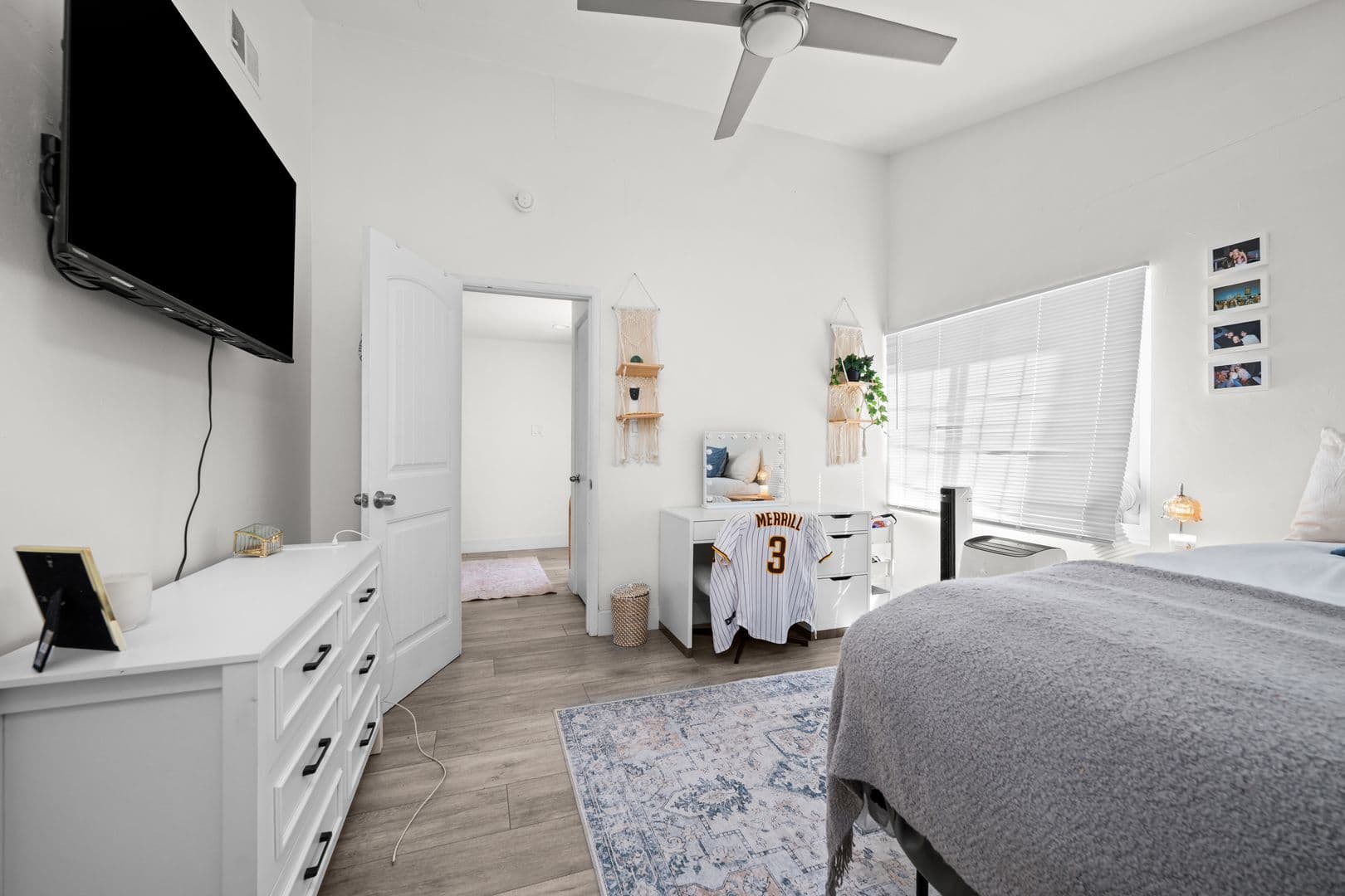 San Diego House: 5332-5334 Redding Road