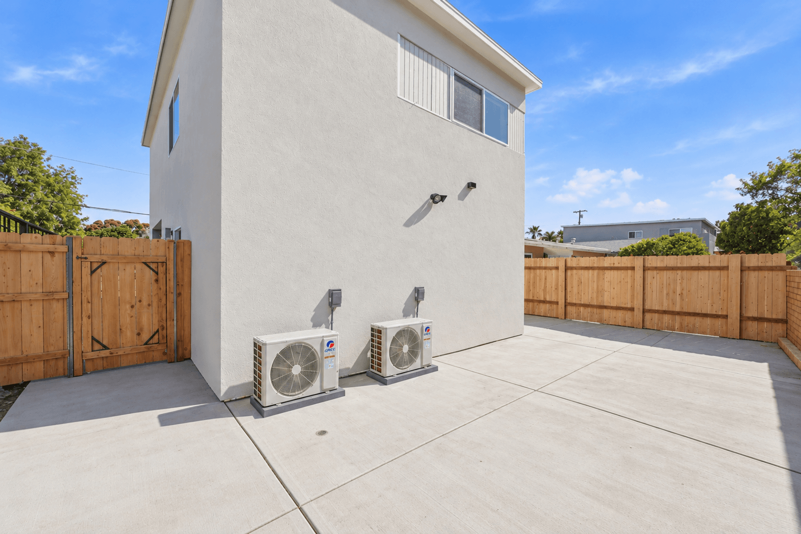 San Diego House: 5444 Brockbank Place