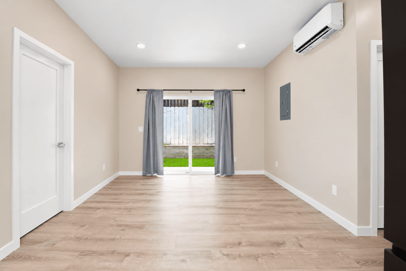 San Diego House: 4924-2 Tierra Baja Way