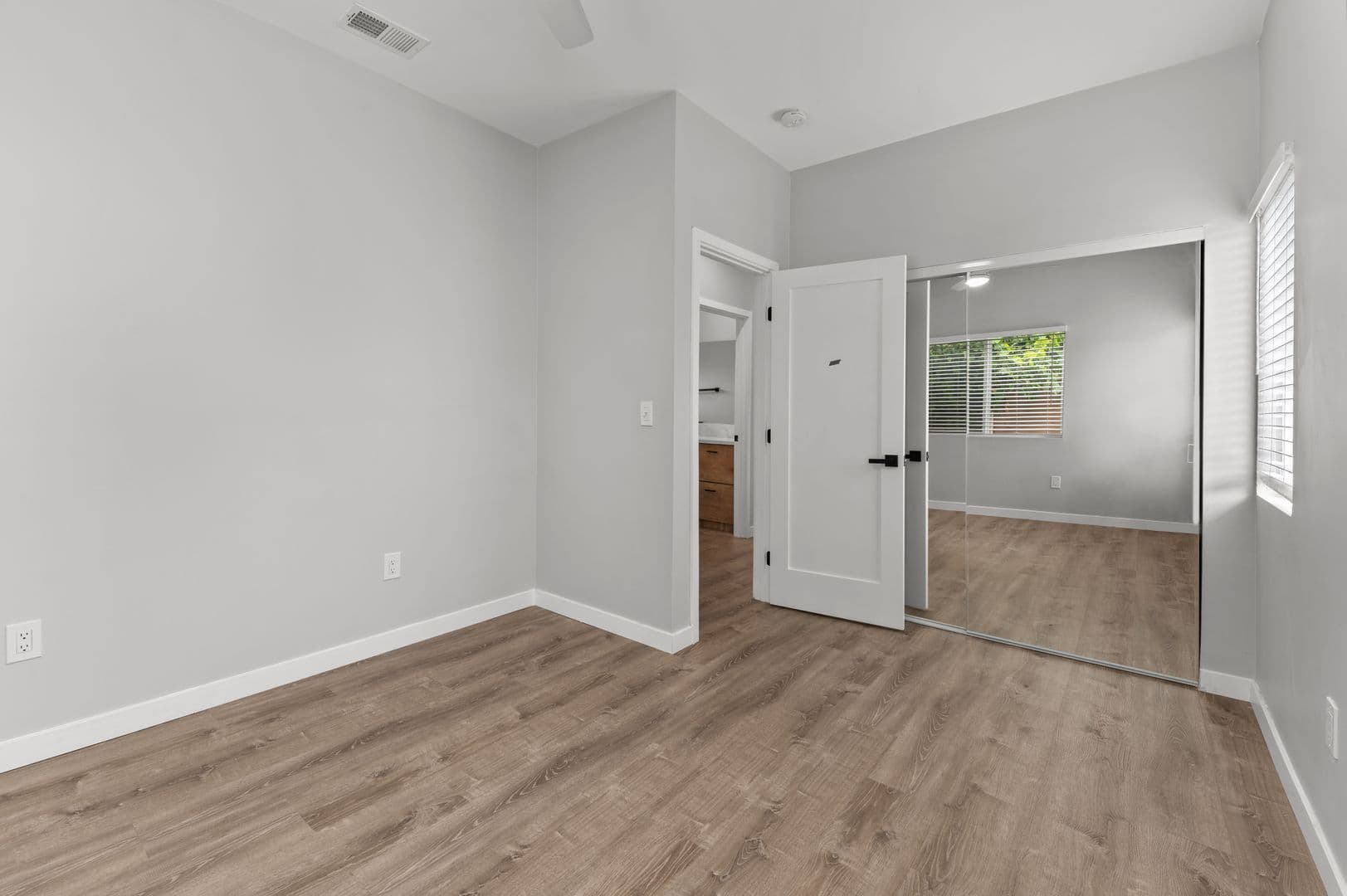 San Diego House: 5350 West Falls View Drive