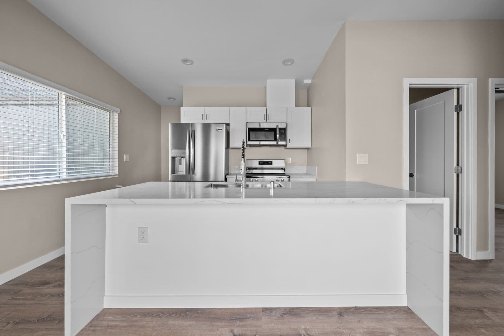 San Diego House: 6248 Rose Street