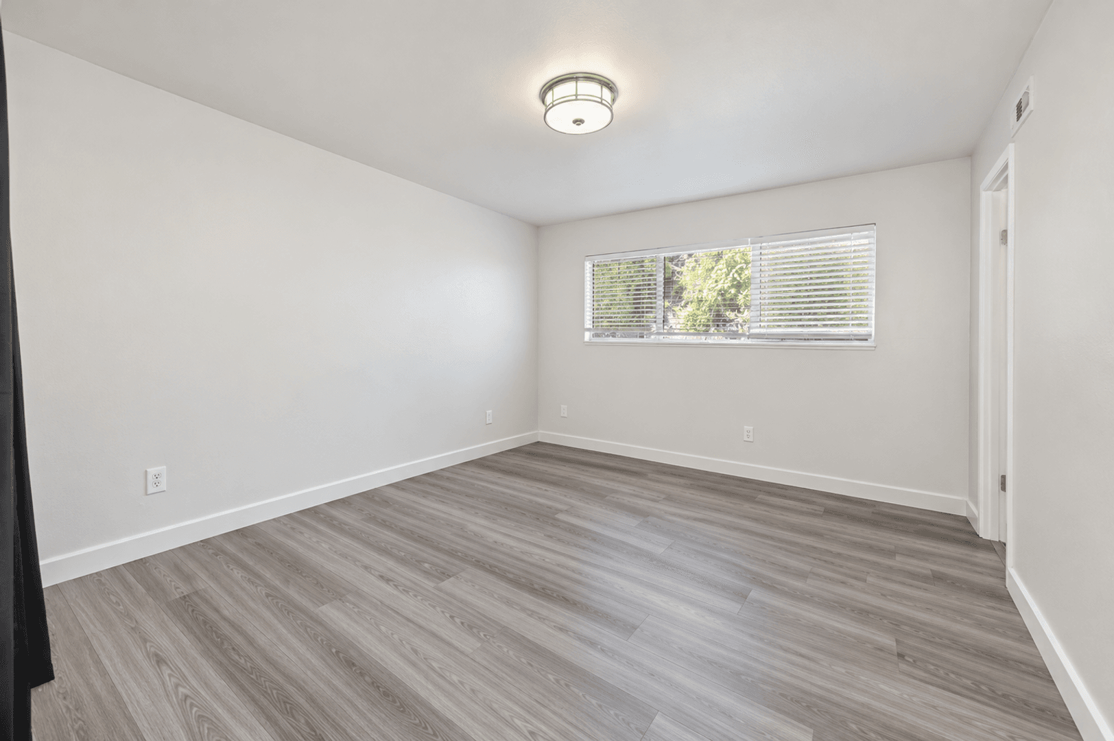 San Diego House: 5318-5320 Brockbank Place