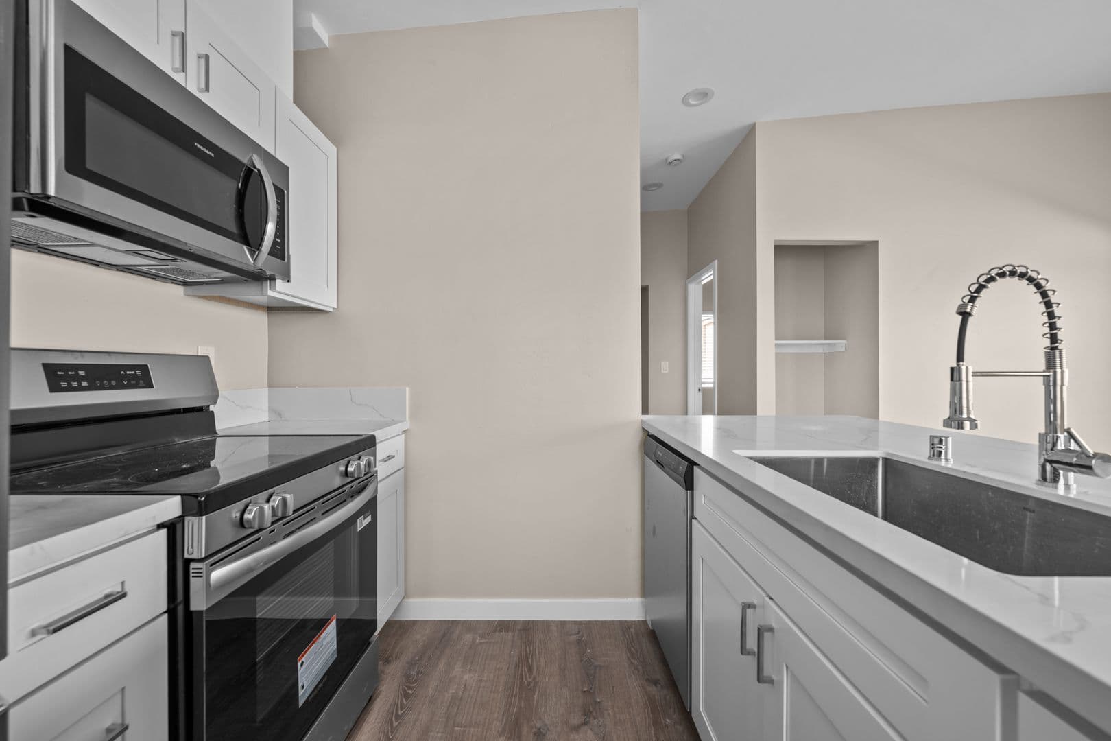 San Diego House: 6248 Rose Street