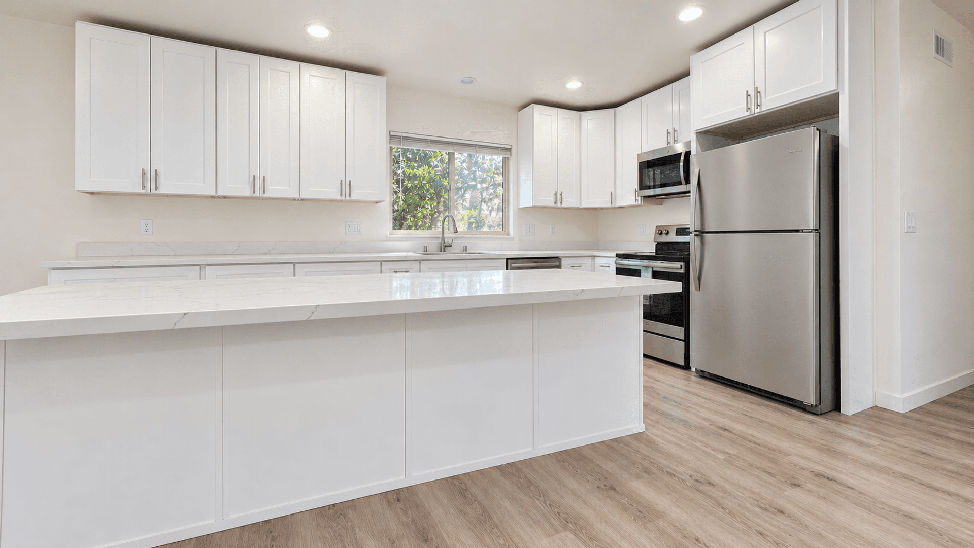 San Diego House: 5673 Campanile Way