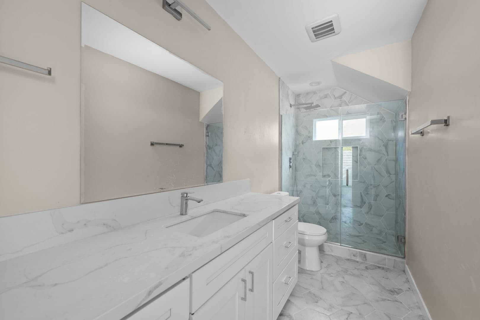 San Diego House: 6248 Rose Street