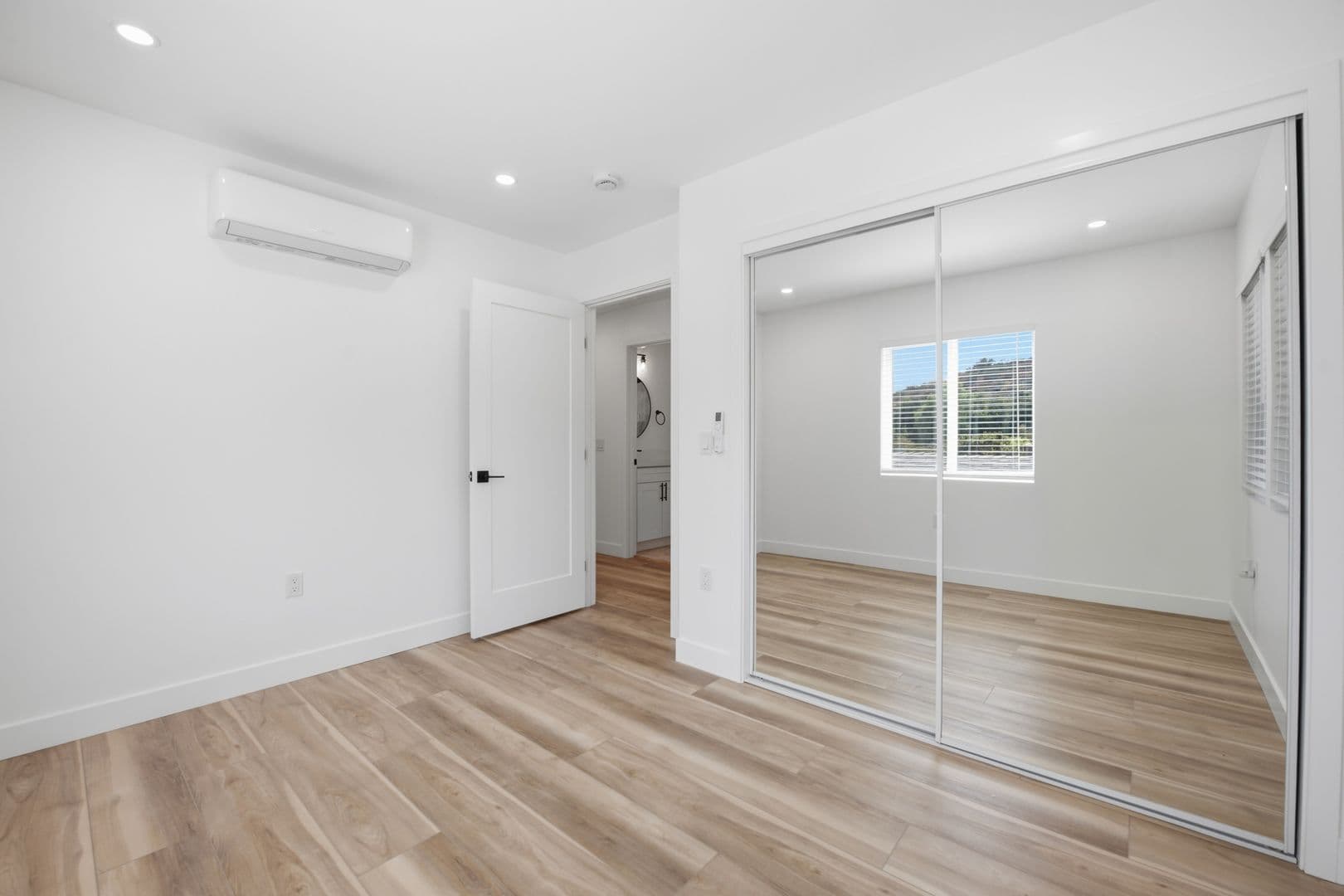San Diego House: 5016 Chaparral Way