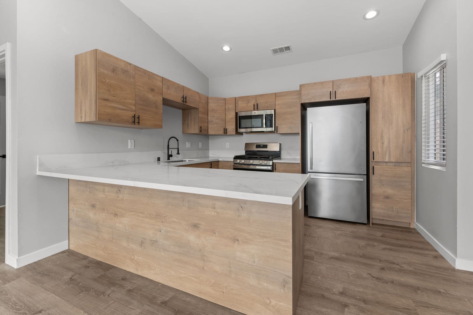 San Diego House: 5350 West Falls View Drive