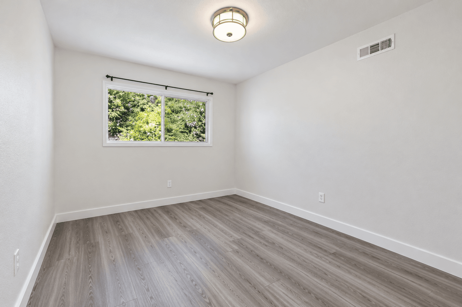 San Diego House: 5318-5320 Brockbank Place