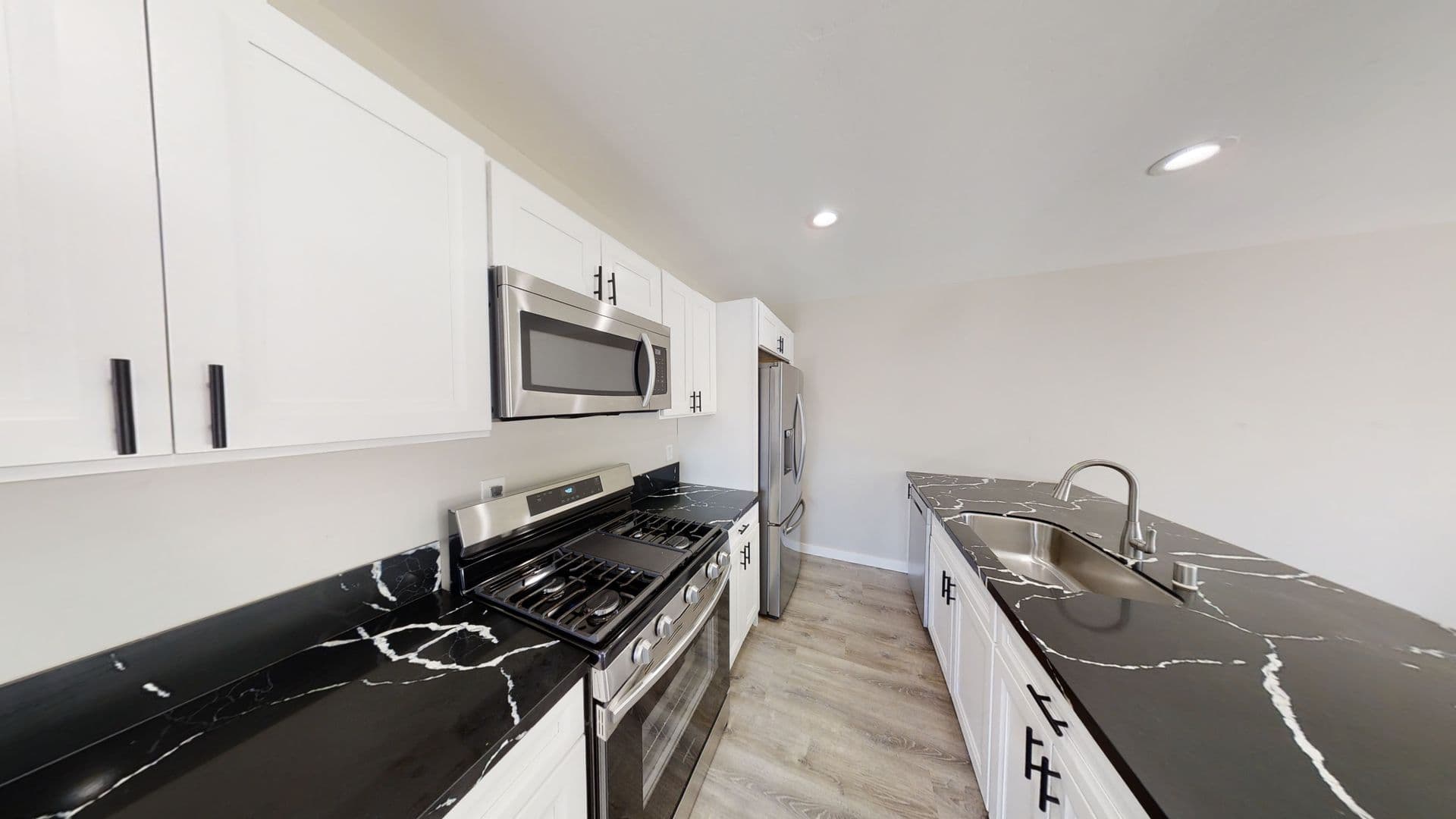 San Diego House: 5575 Mary Lane Drive