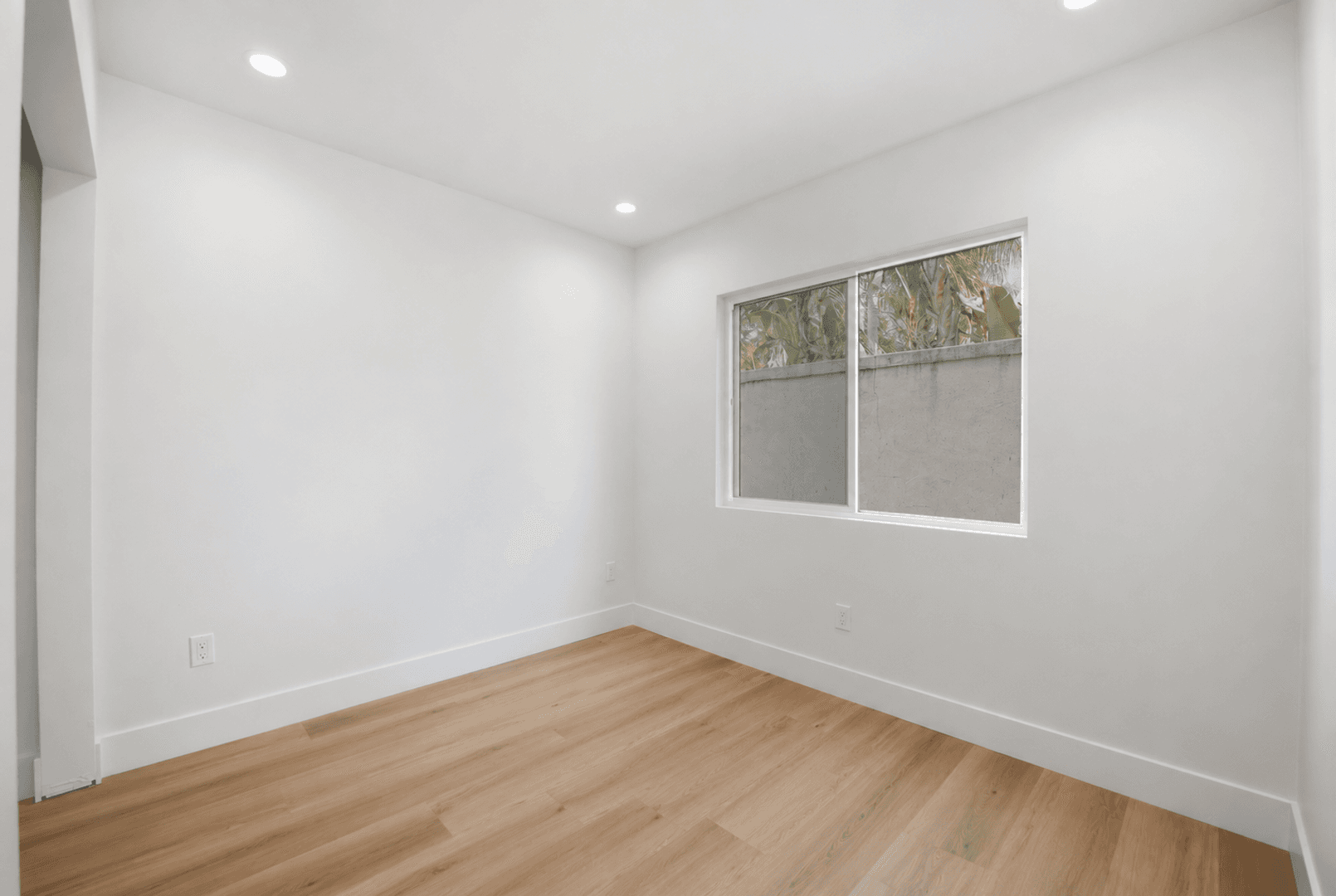 San Diego House: 5768 Campanile Drive