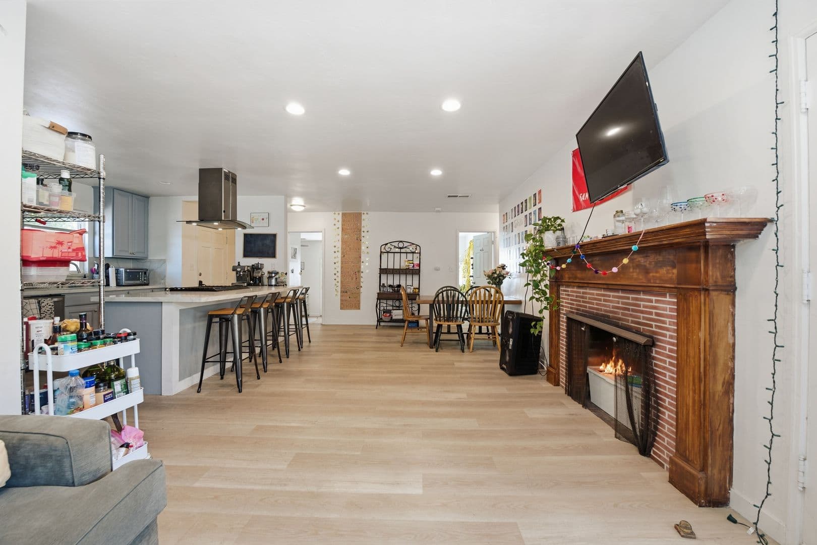 San Diego House: 5154 Brockbank Place