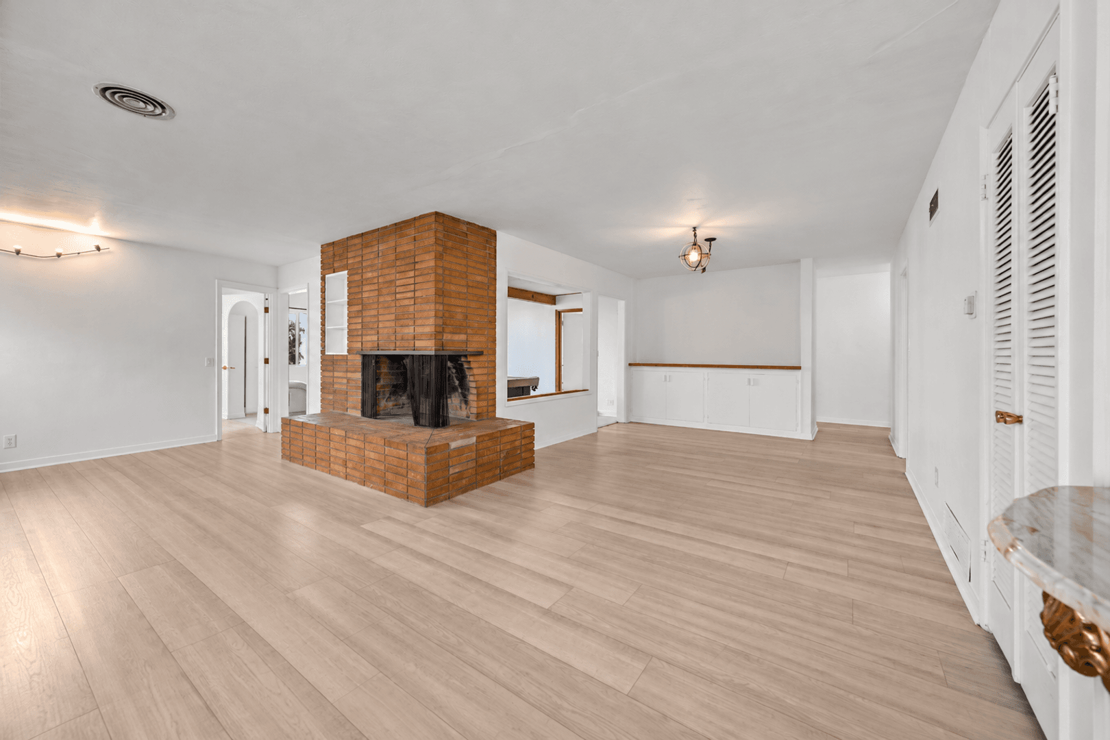 San Diego House: 5454 Mary Lane Drive