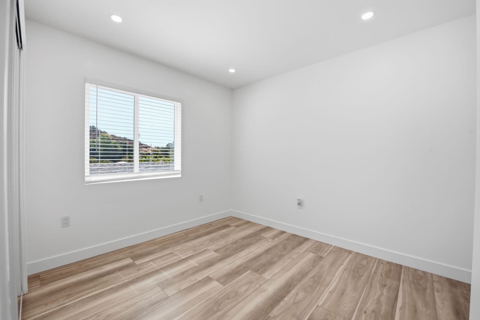 San Diego House: 5016 Chaparral Way