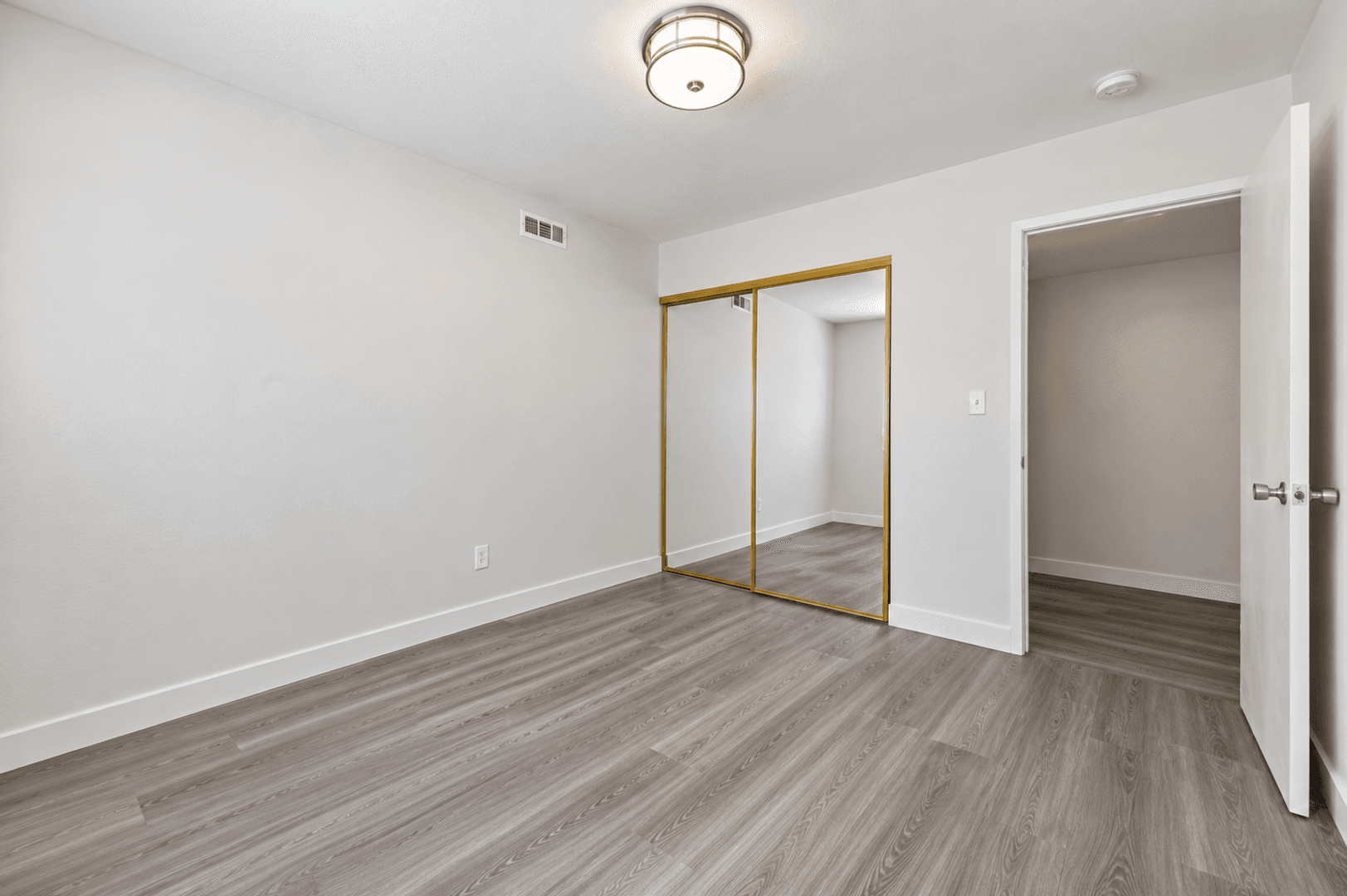 San Diego House: 5318-5320 Brockbank Place