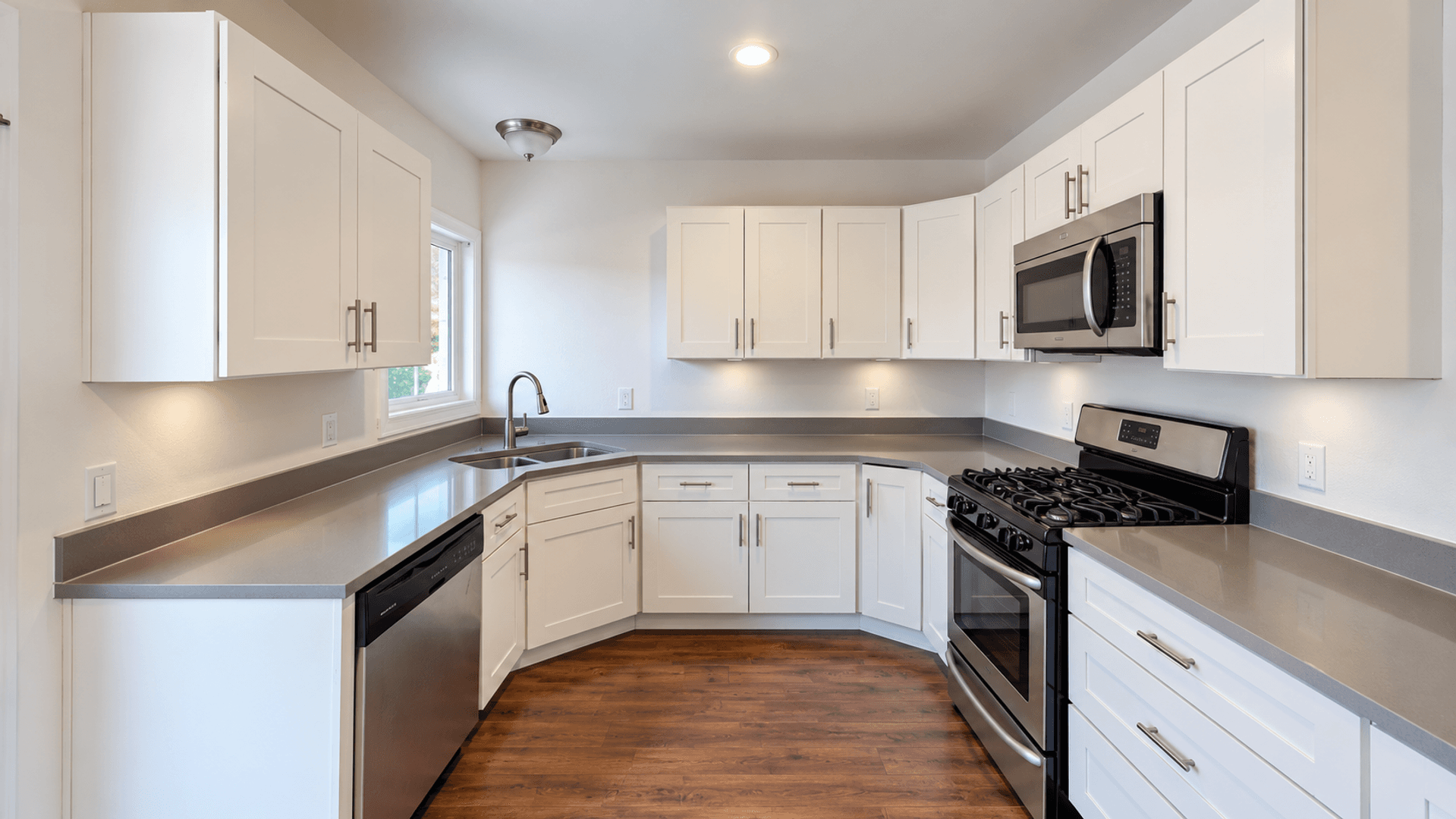 San Diego House: 5531 Mary Lane Drive