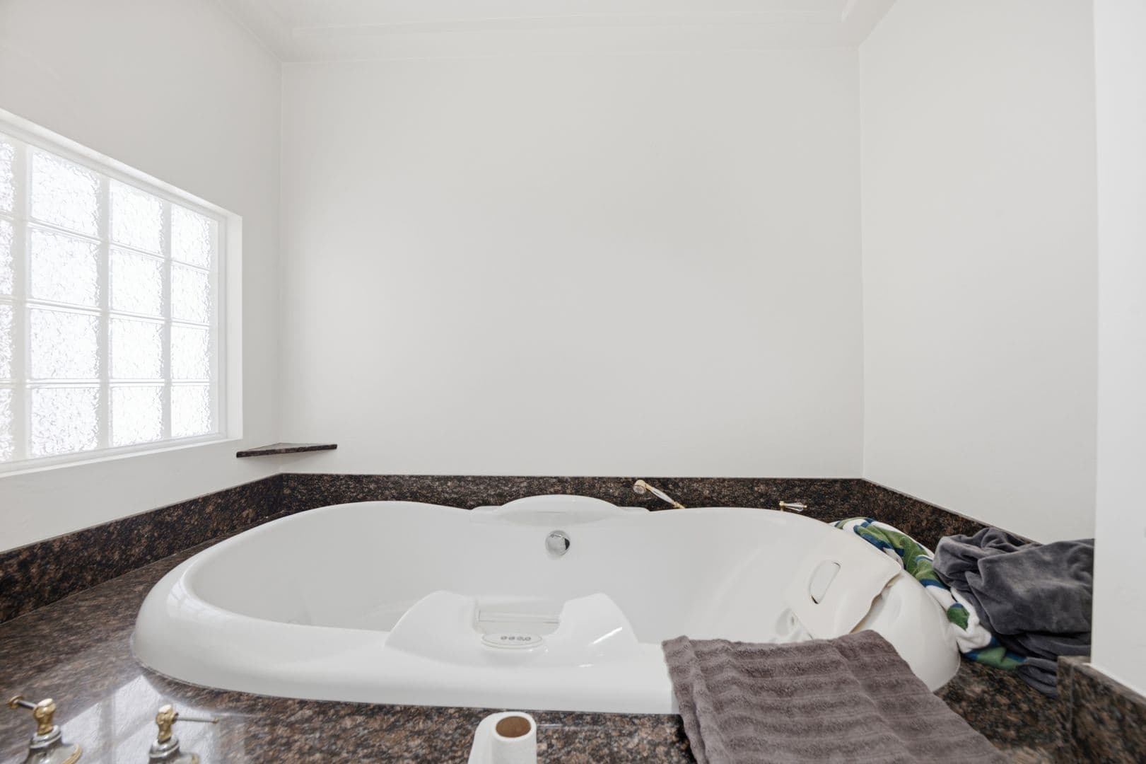 San Diego House: 4854 Campanile Drive