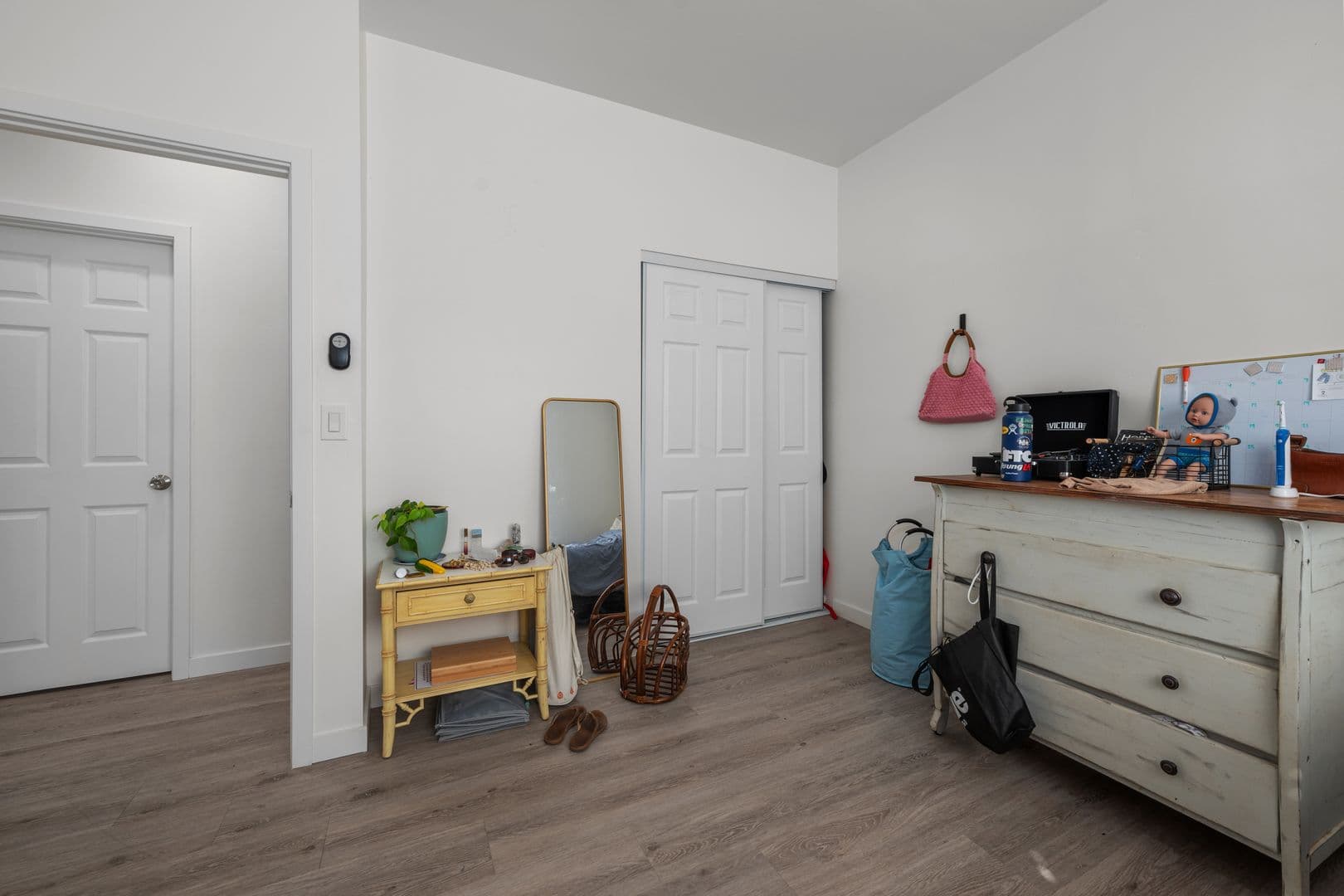 San Diego House: 5156 Brockbank Place