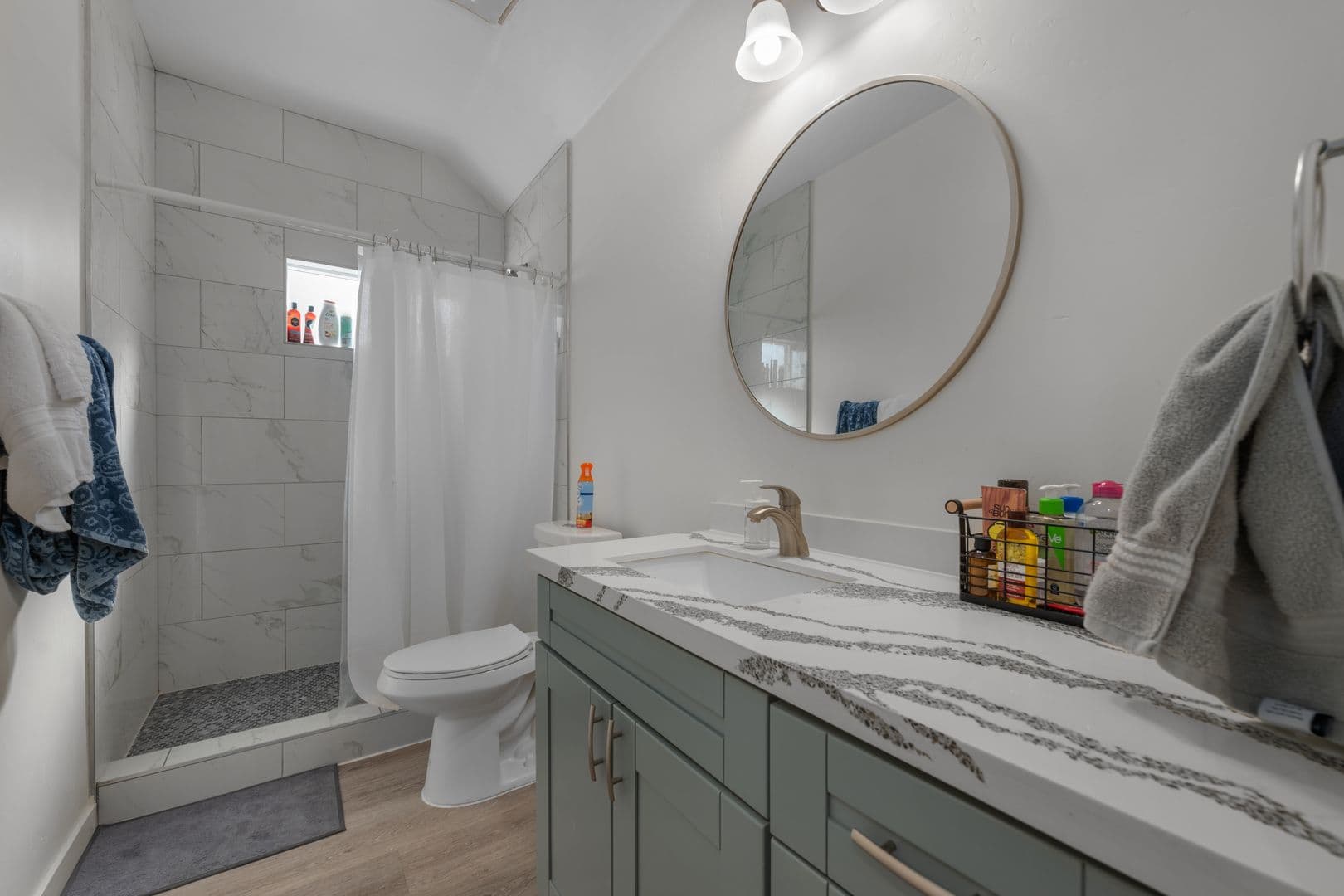 San Diego House: 5156 Brockbank Place