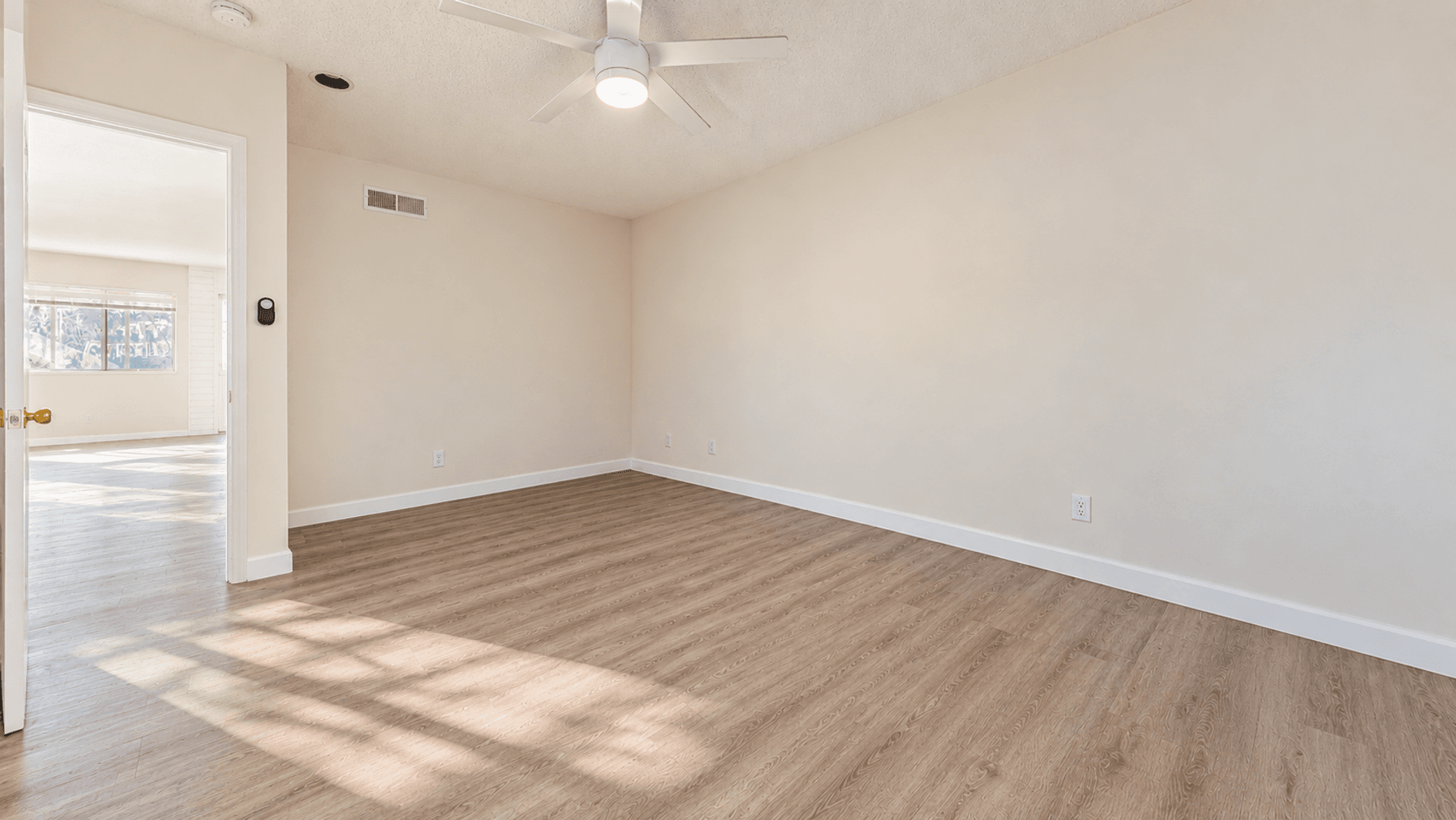 San Diego House: 5673 Campanile Way