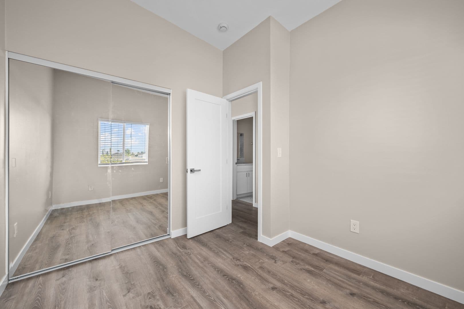 San Diego House: 6211 Mesita Drive