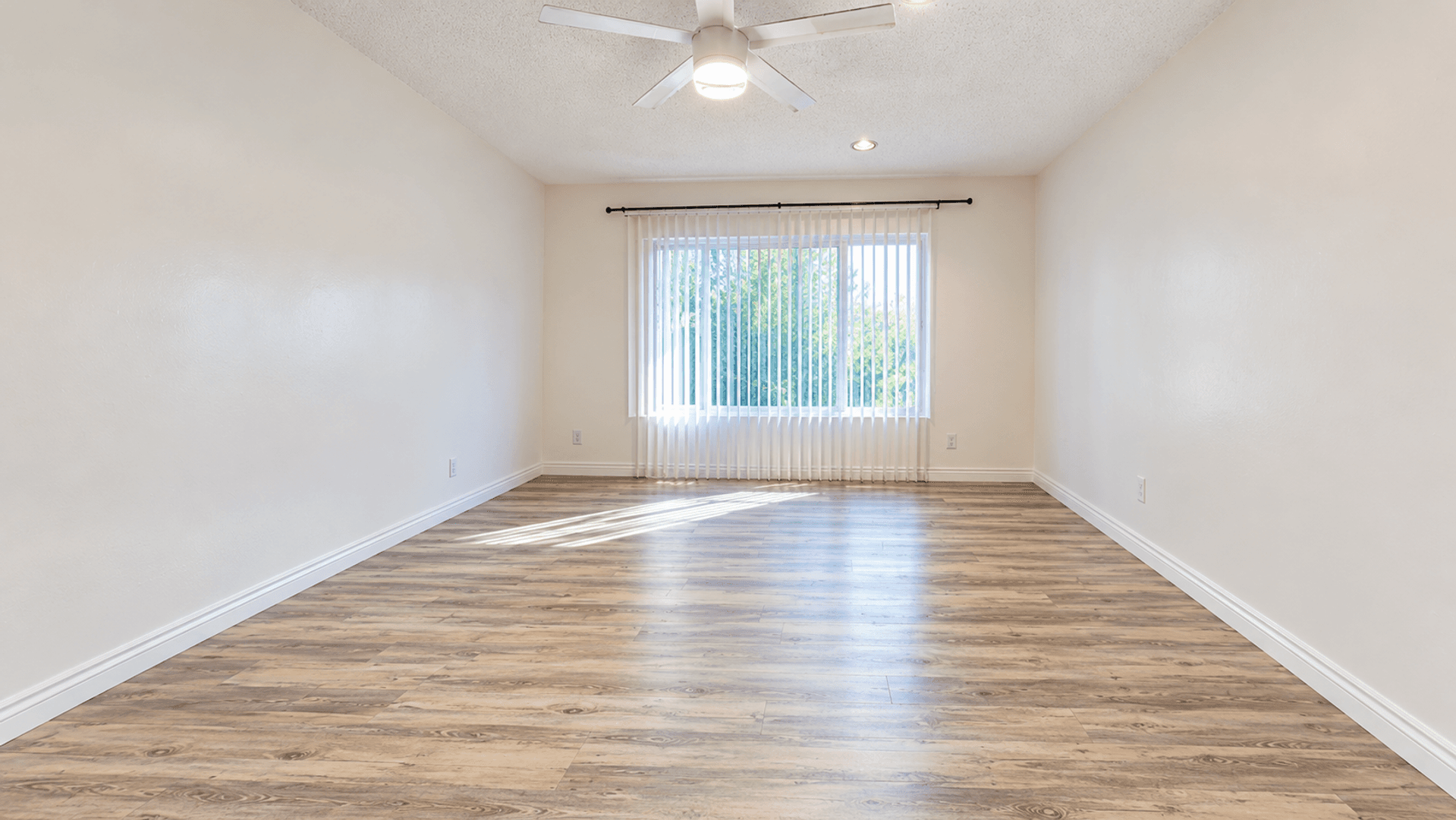 San Diego House: 5673 Campanile Way
