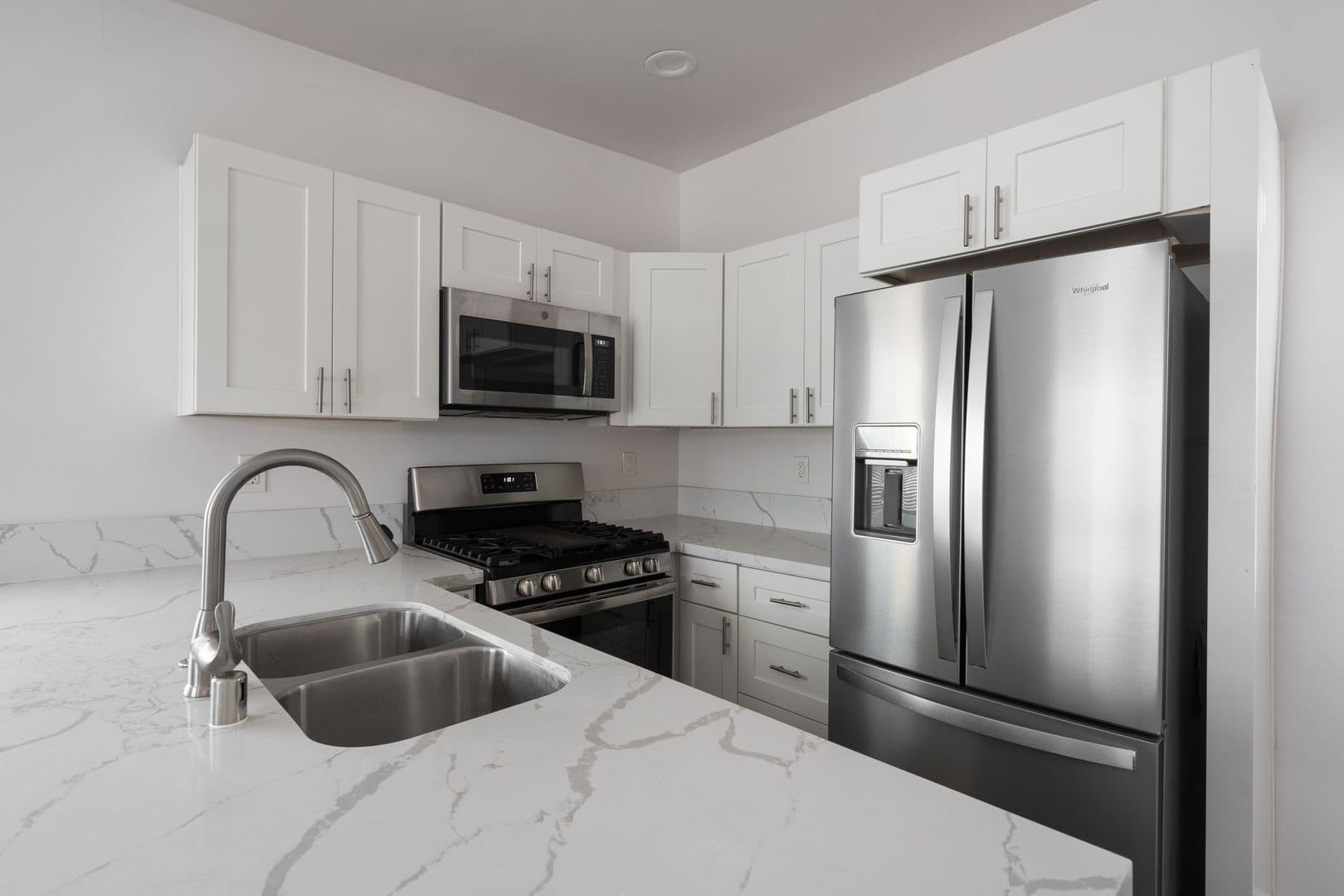 San Diego House: 5290 Manhasset Drive
