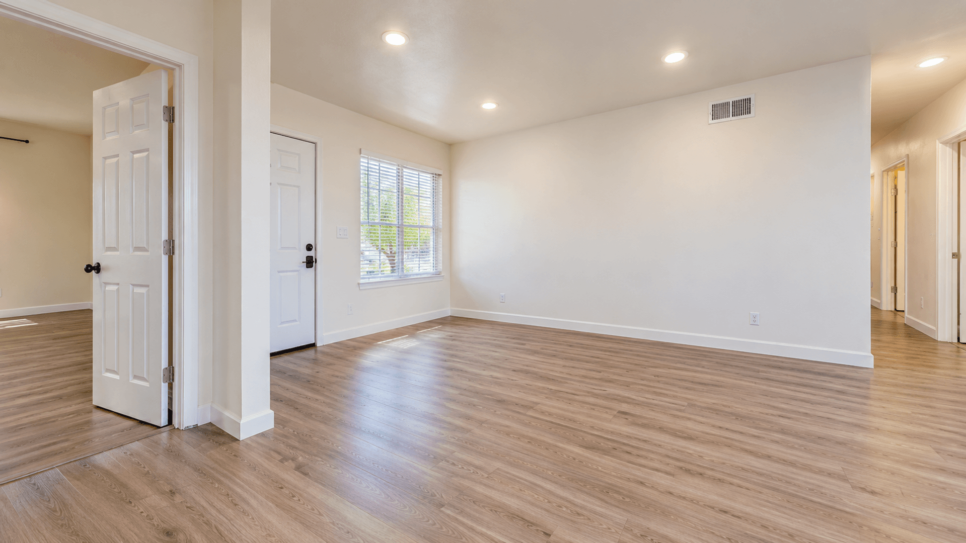 San Diego House: 5673 Campanile Way