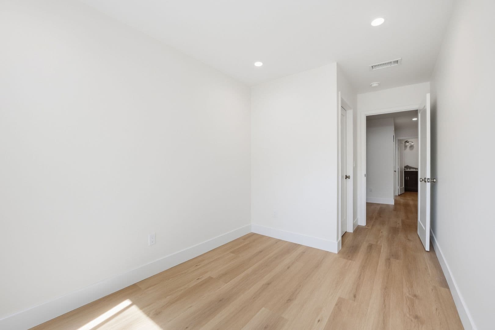 San Diego House: 5768 Campanile Drive