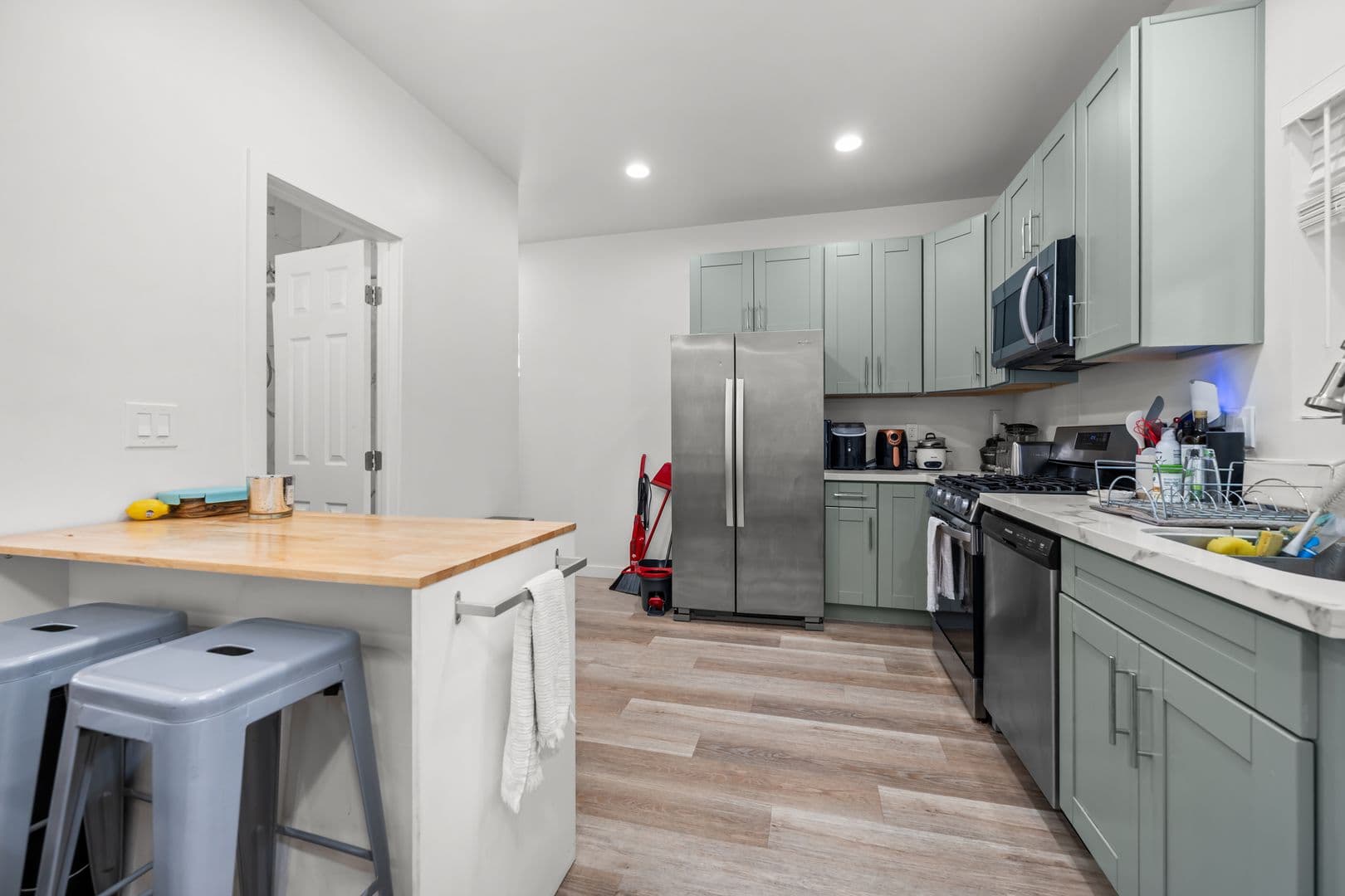 San Diego House: 5233 East Falls View Drive
